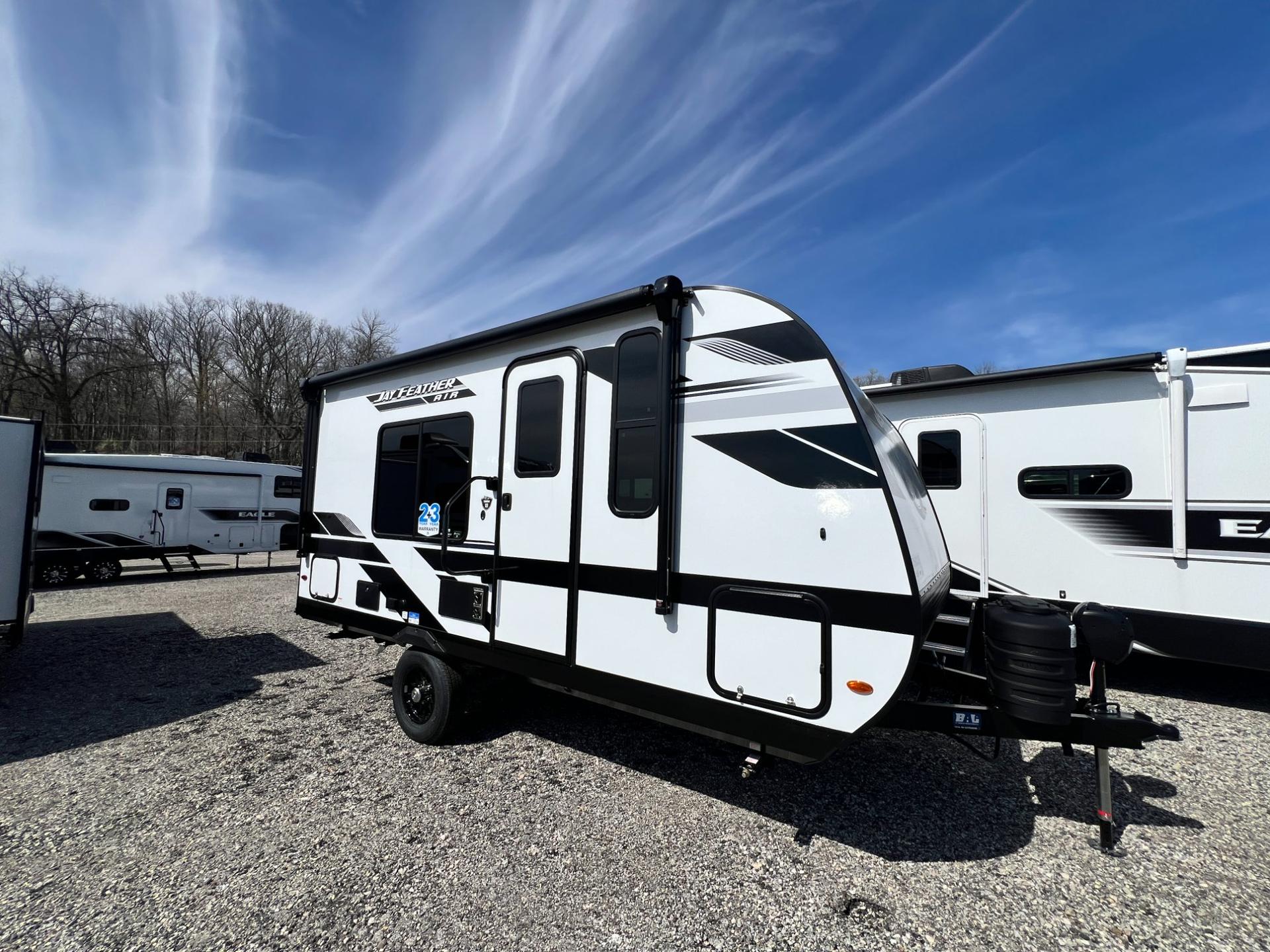 2026 Jayco 2026 Jayco Jay Feather Air - thumbnail 3