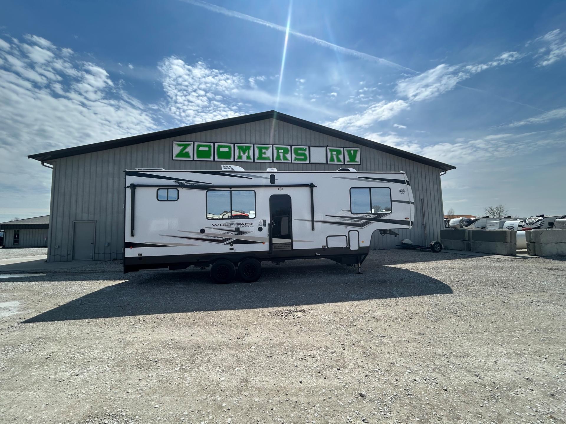 2026 Forest River 2026 Forest River Cherokee Wolf Pack Toy Hauler - thumbnail 3