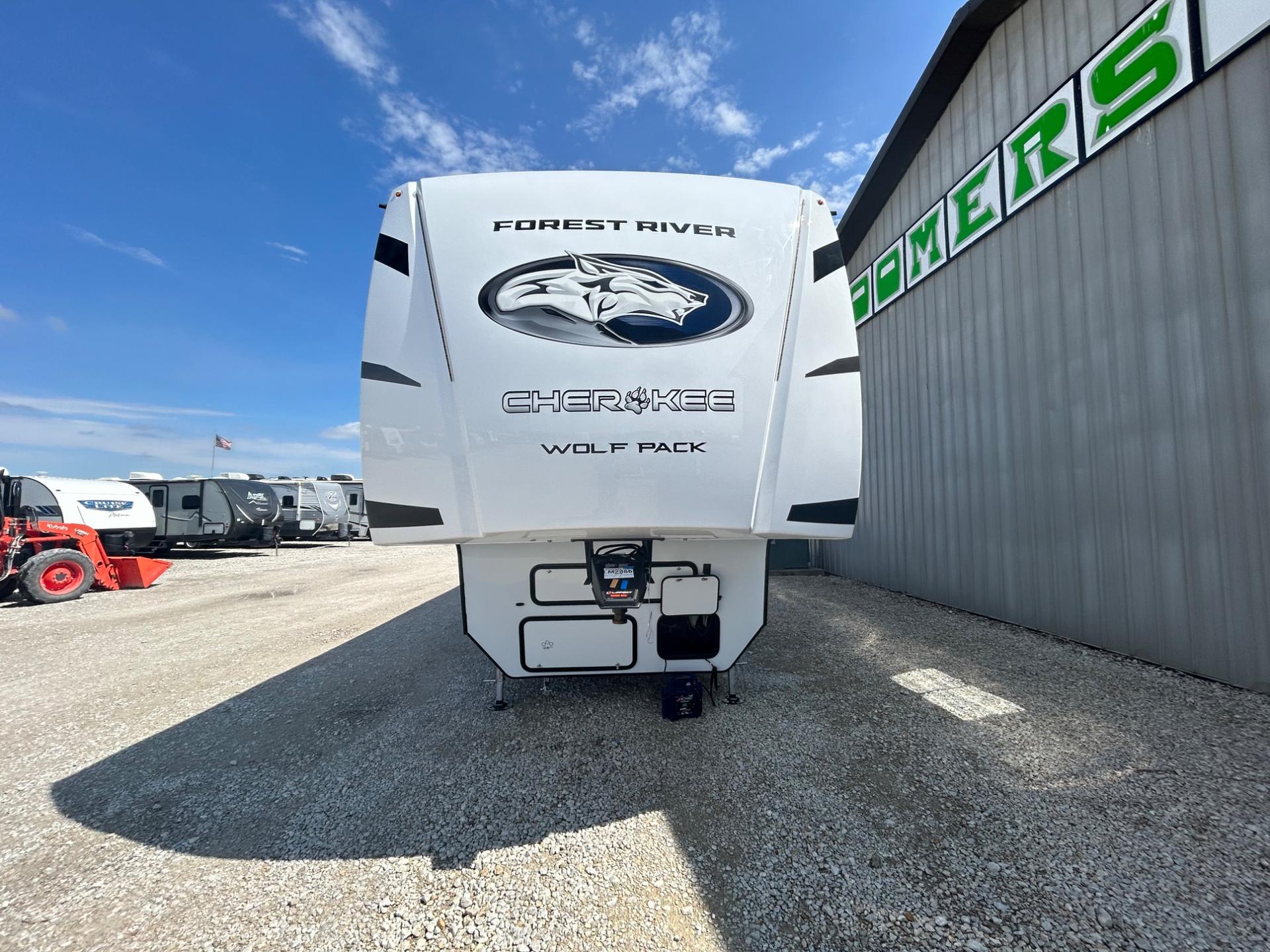 2026 Forest River 2026 Forest River Cherokee Wolf Pack Toy Hauler - thumbnail 4