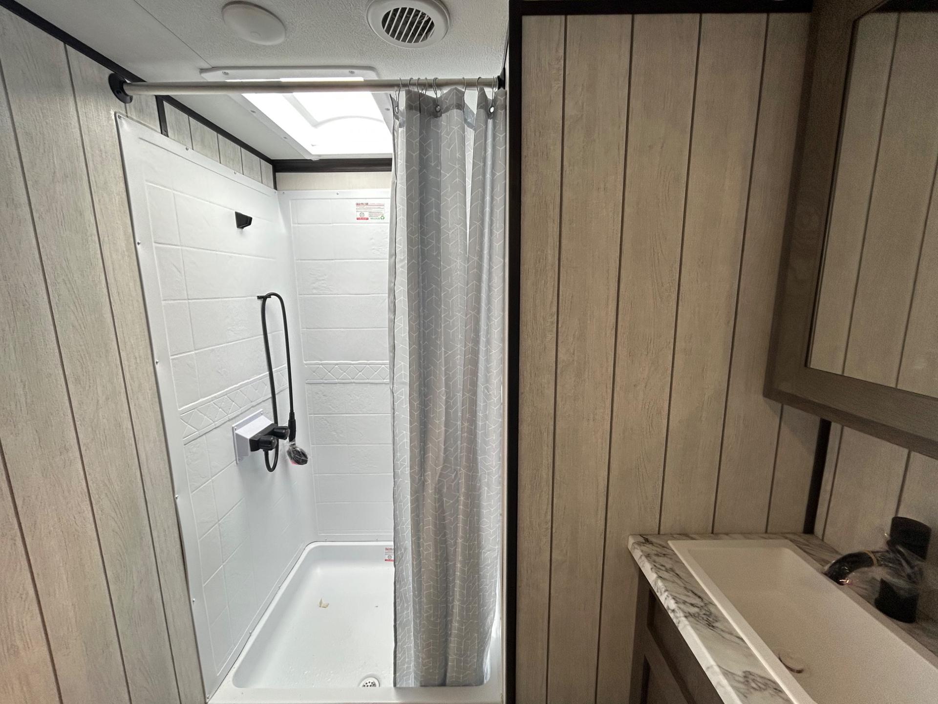 2026 Forest River 2026 Forest River Cherokee Wolf Pack Toy Hauler - thumbnail 31