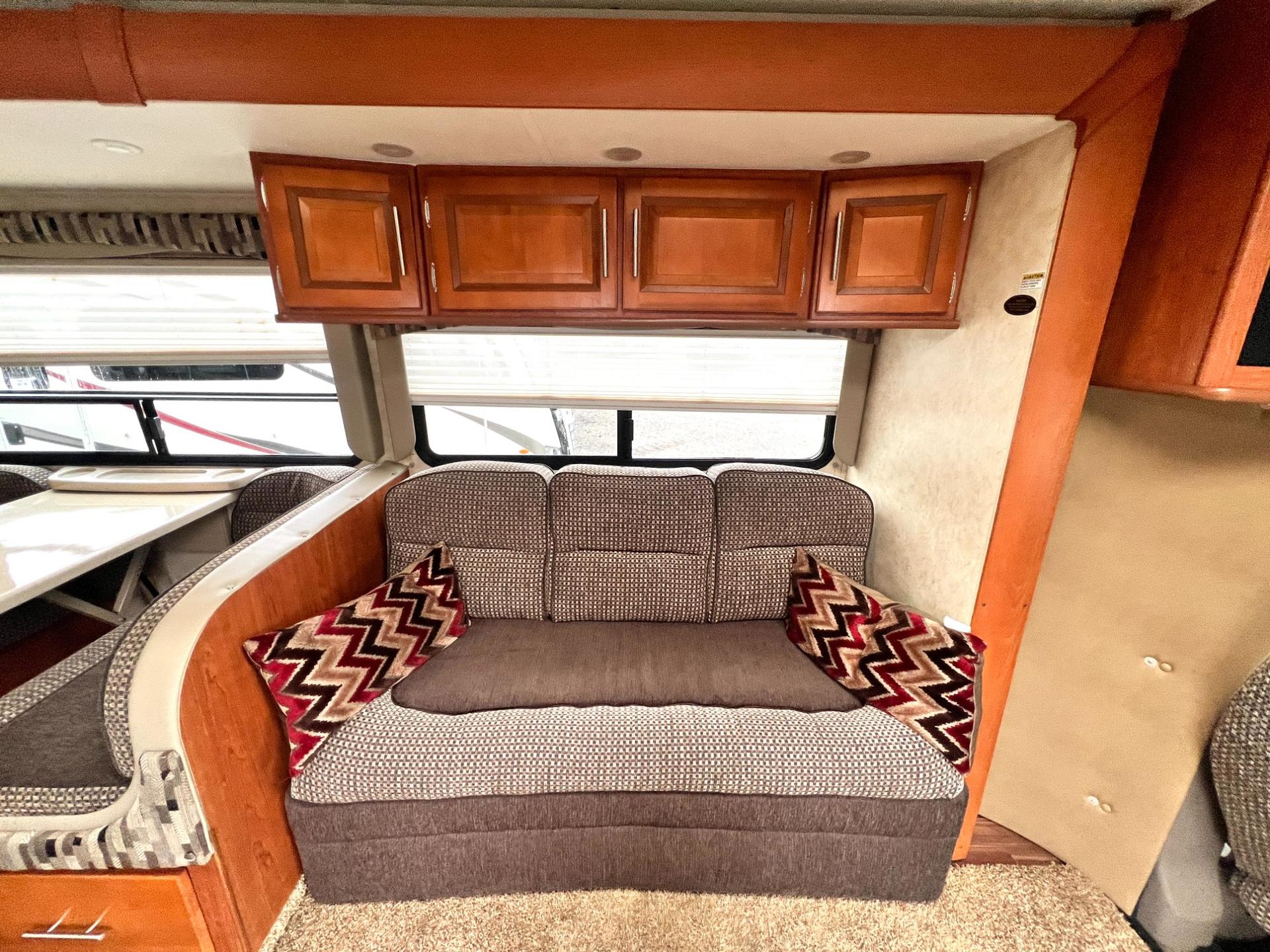 2012 Coachmen 2012 Coachmen Concord - thumbnail 24