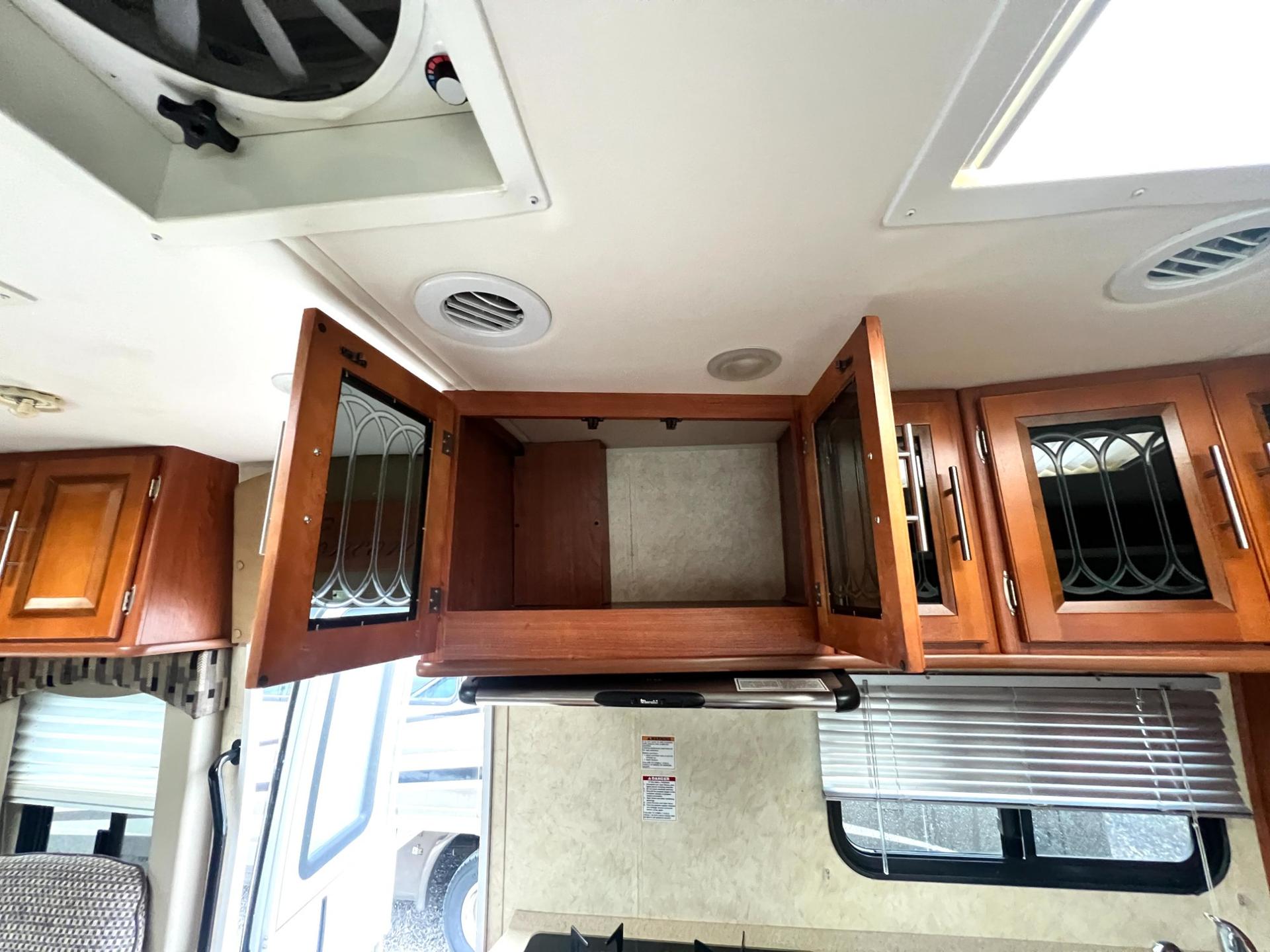 2012 Coachmen 2012 Coachmen Concord - thumbnail 29