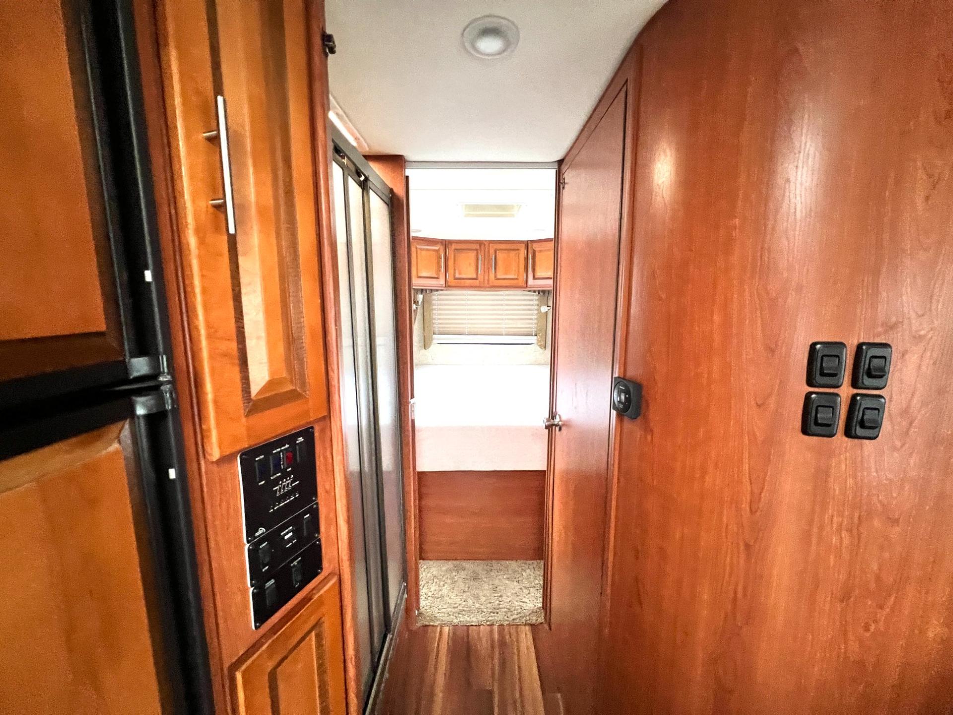 2012 Coachmen 2012 Coachmen Concord - thumbnail 35