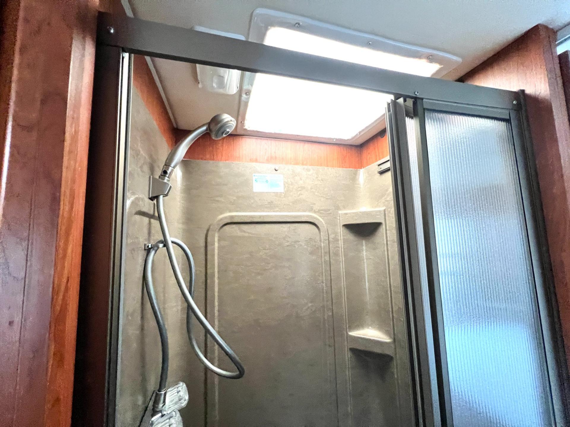 2012 Coachmen 2012 Coachmen Concord - thumbnail 36