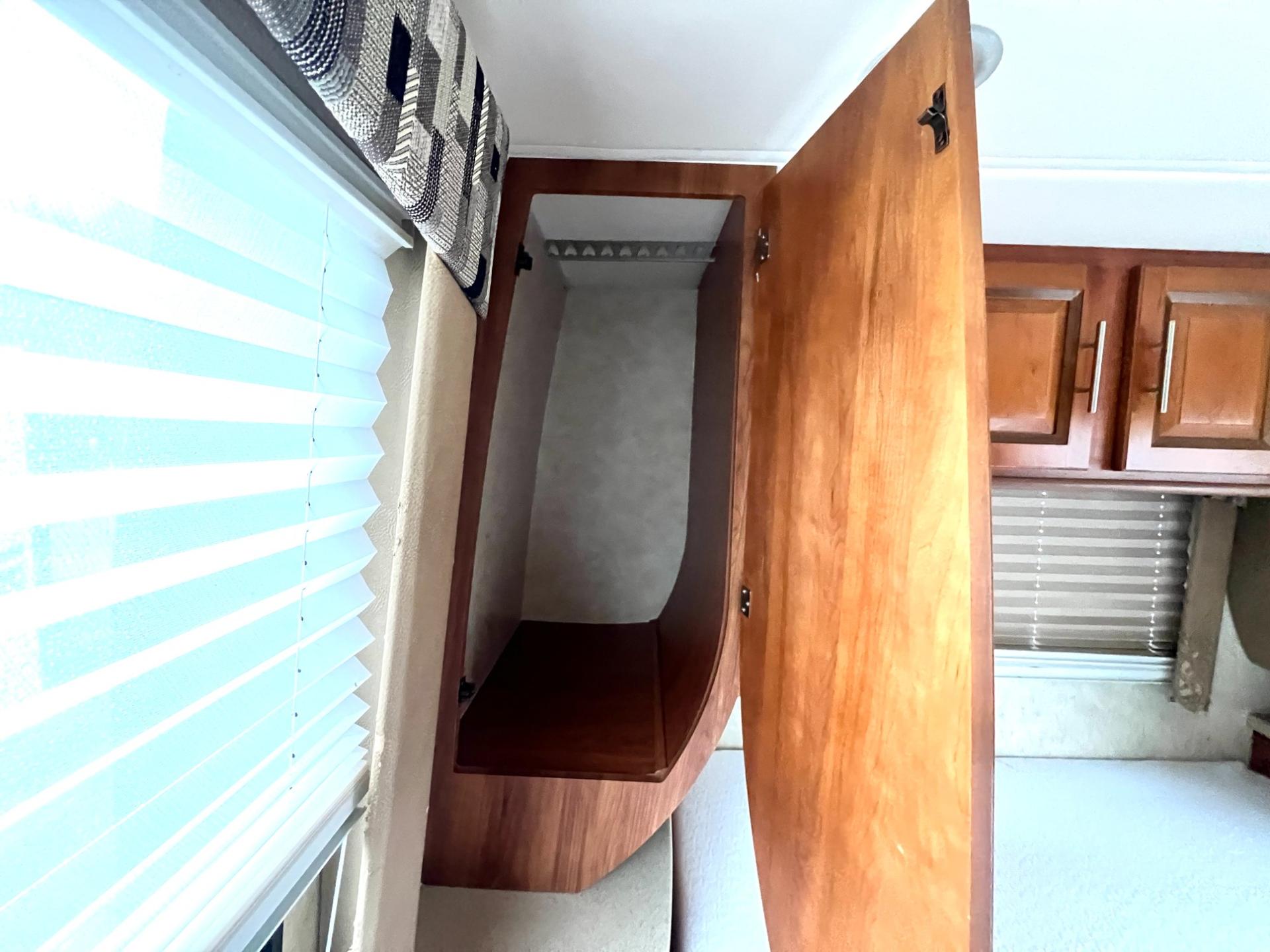 2012 Coachmen 2012 Coachmen Concord - thumbnail 42