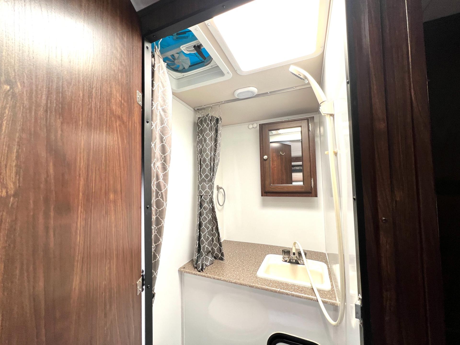 2018 Palomino 2018 Palomino Backpack - thumbnail 28