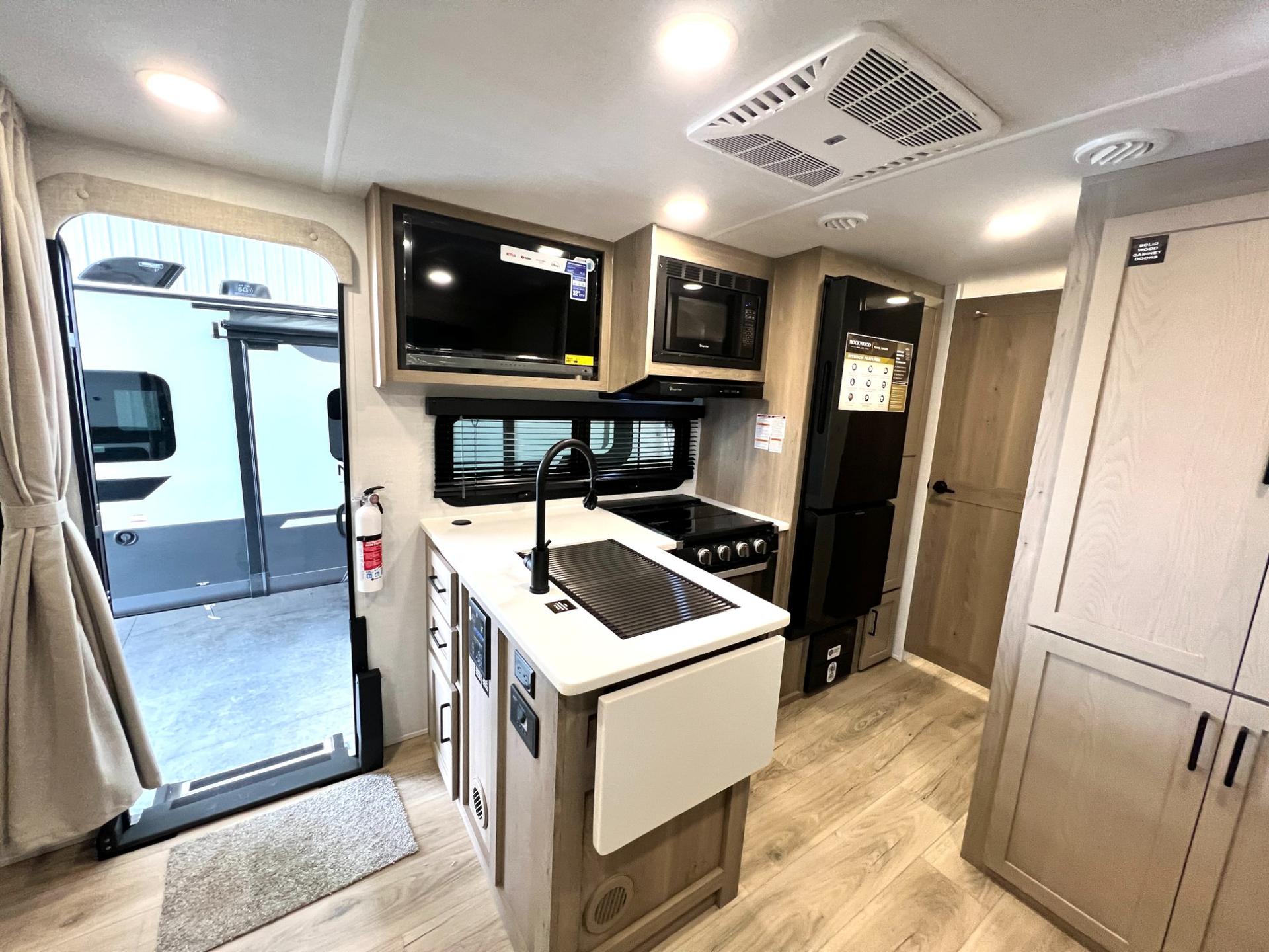 2026 Forest River 2026 Forest River Rockwood Mini Lite - thumbnail 16