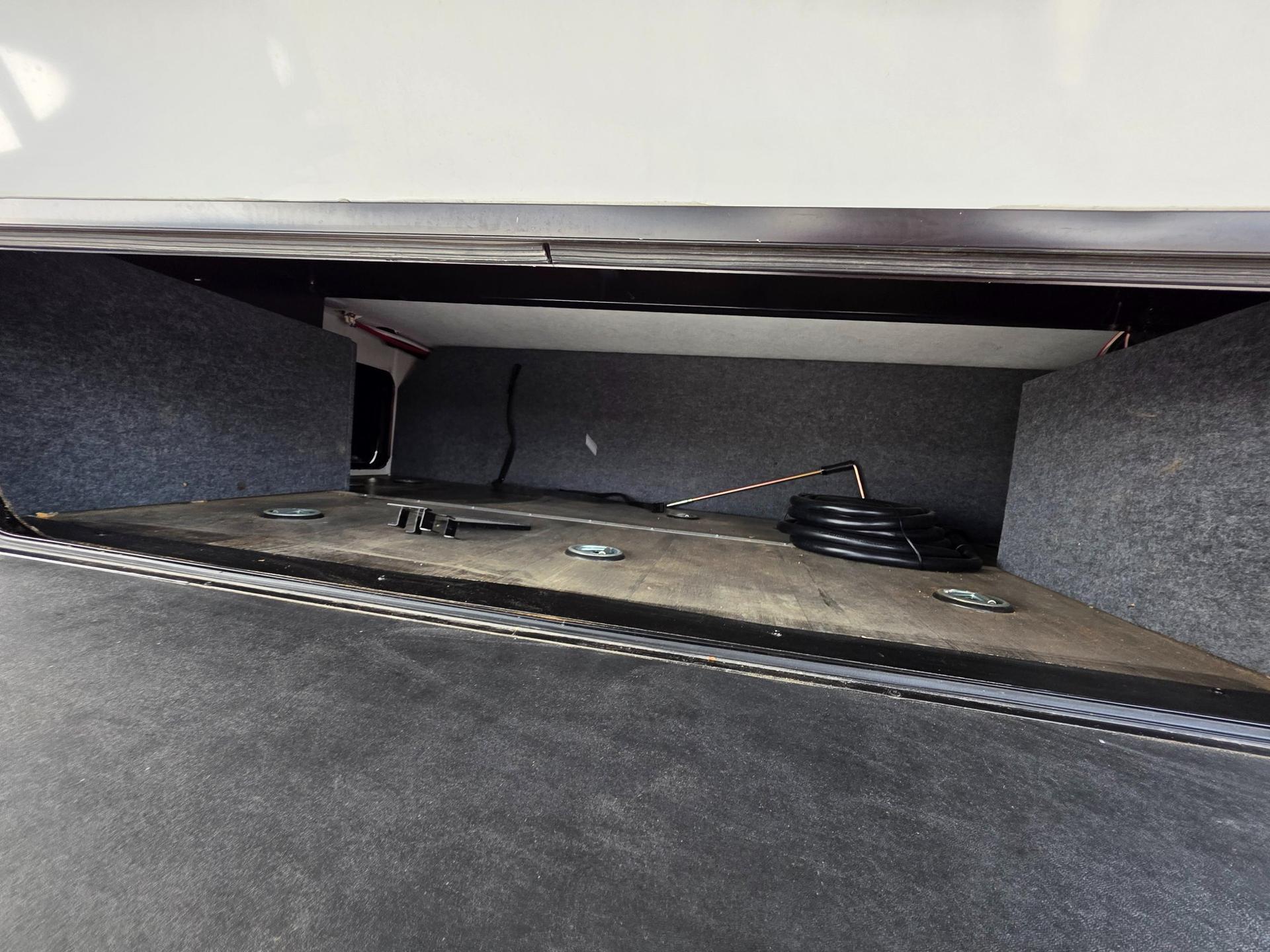 2022 Forest River 2022 Forest River Cherokee Wolf Pack - thumbnail 13