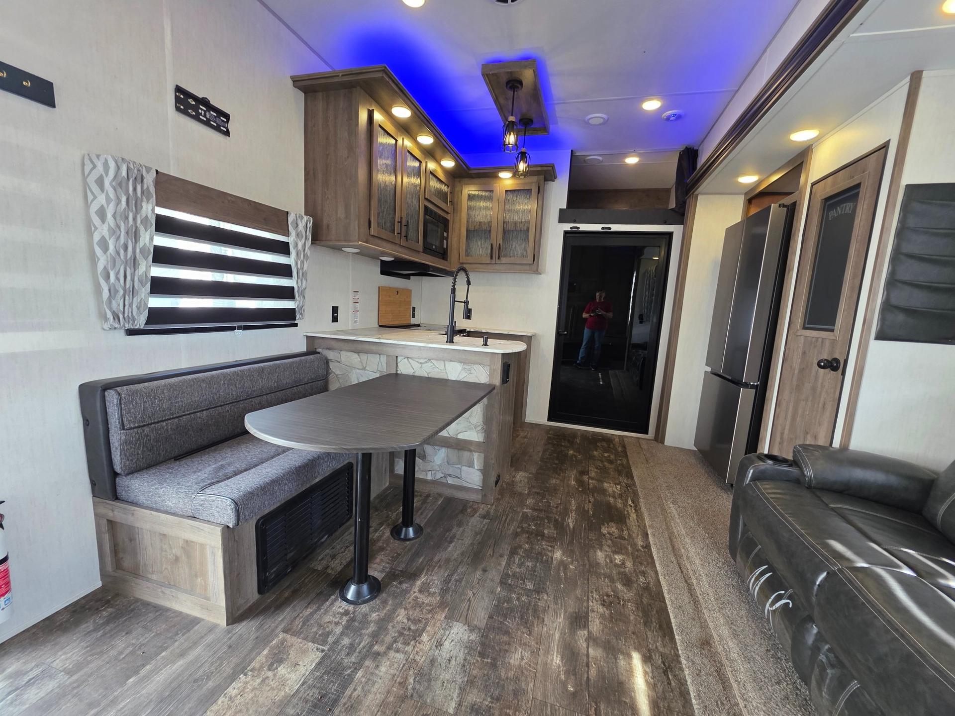 2022 Forest River 2022 Forest River Cherokee Wolf Pack - thumbnail 16