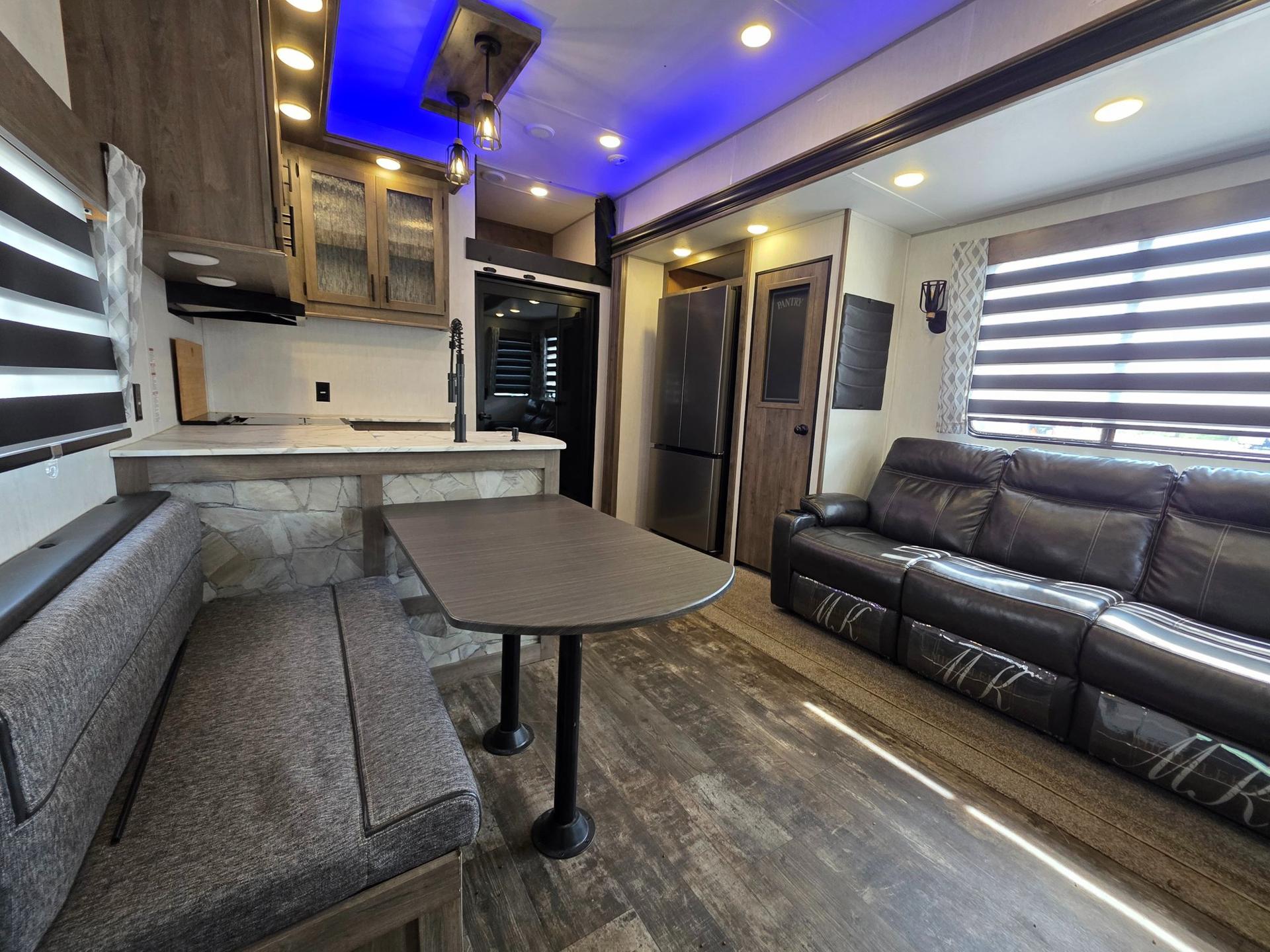 2022 Forest River 2022 Forest River Cherokee Wolf Pack - thumbnail 17