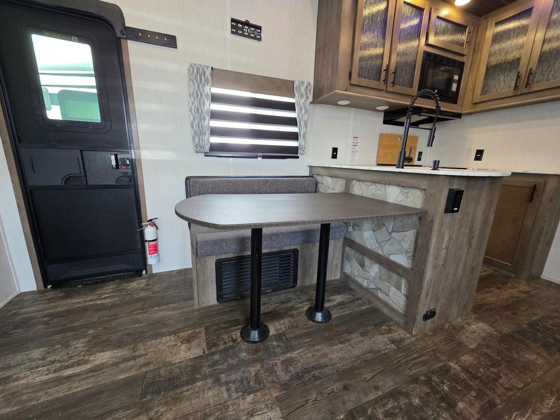 2022 Forest River 2022 Forest River Cherokee Wolf Pack - thumbnail 22