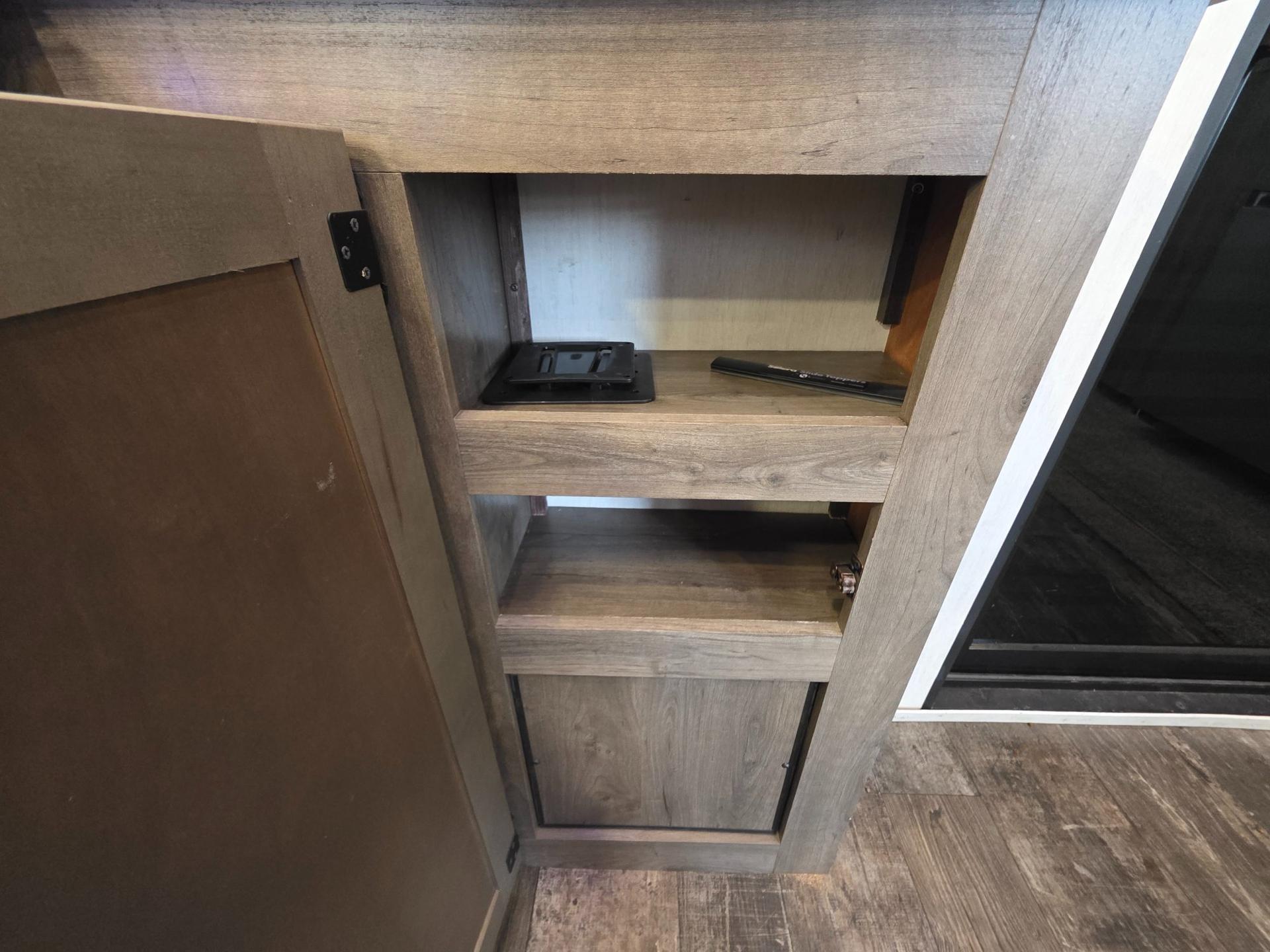 2022 Forest River 2022 Forest River Cherokee Wolf Pack - thumbnail 29