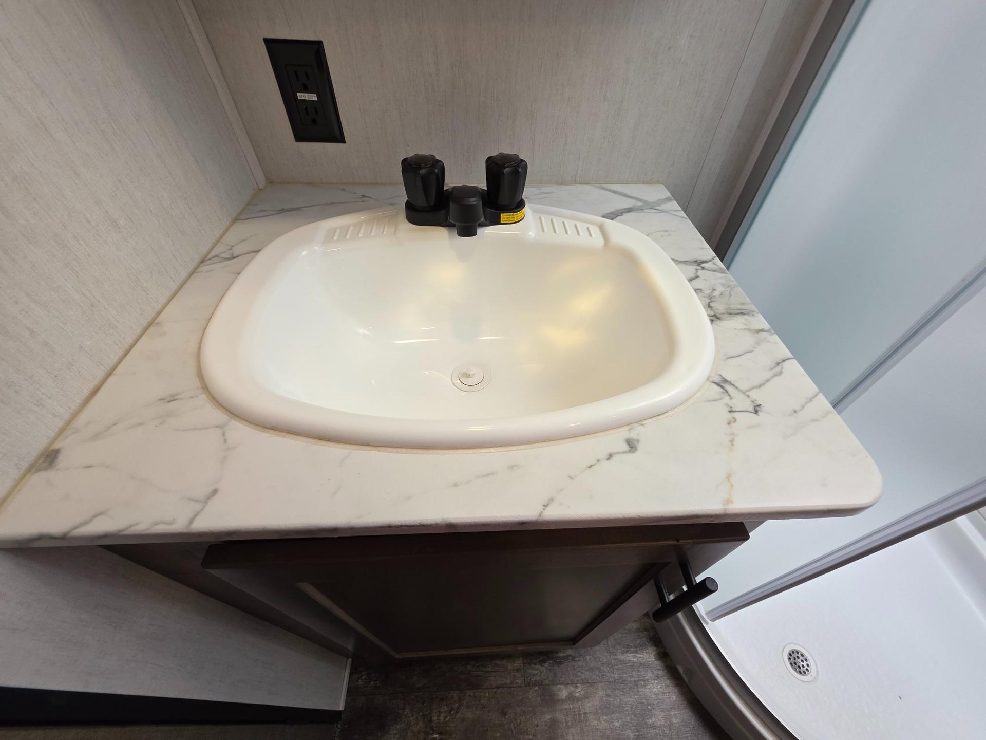 2022 Forest River 2022 Forest River Cherokee Wolf Pack - thumbnail 48