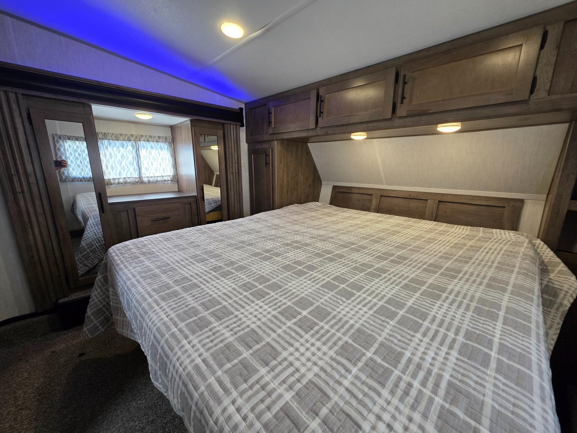 2022 Forest River 2022 Forest River Cherokee Wolf Pack - thumbnail 51