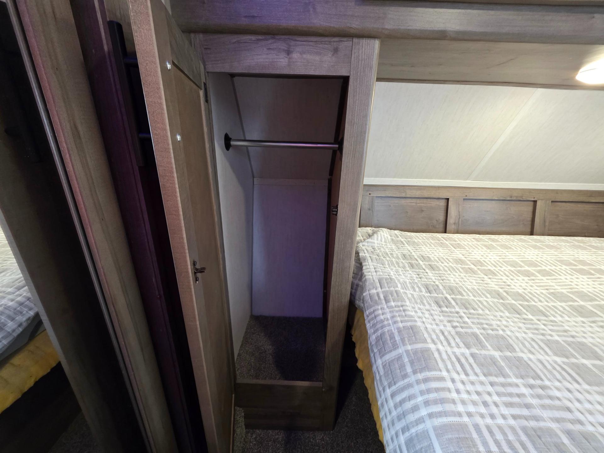 2022 Forest River 2022 Forest River Cherokee Wolf Pack - thumbnail 53