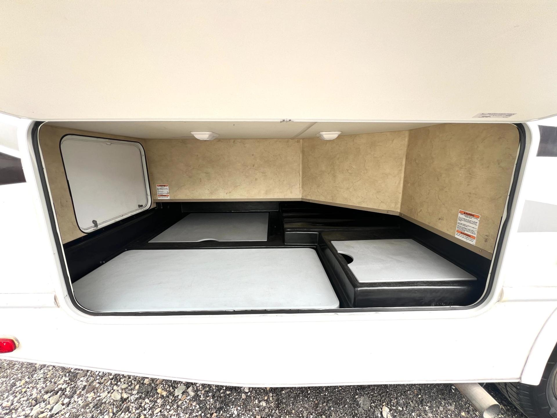 2012 Thor Motor Coach 2012 Thor Motor Coach Four Winds - thumbnail 8