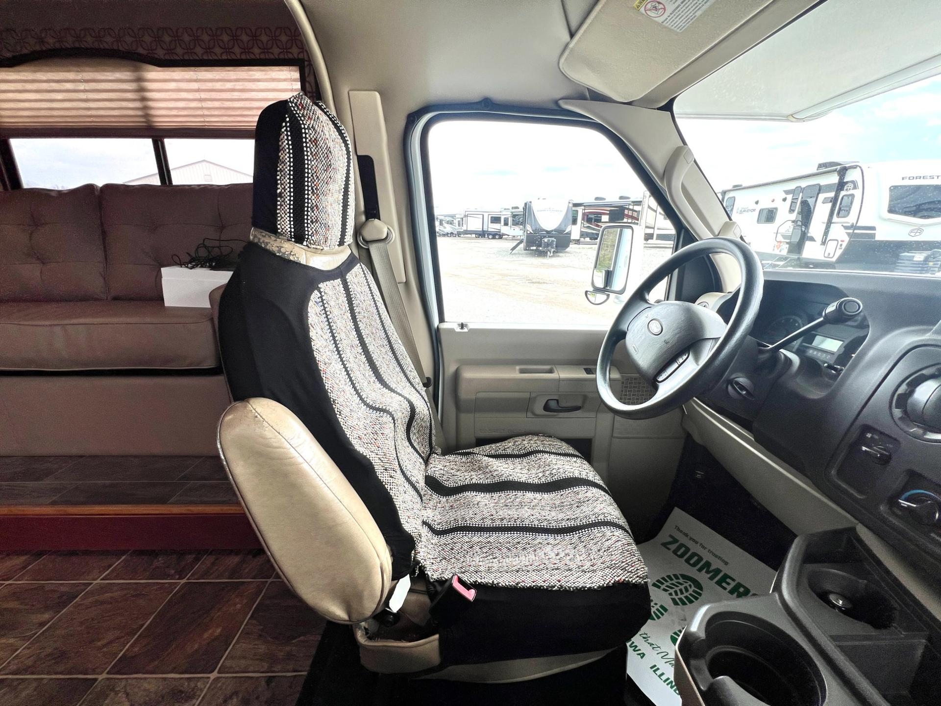 2012 Thor Motor Coach 2012 Thor Motor Coach Four Winds - thumbnail 14