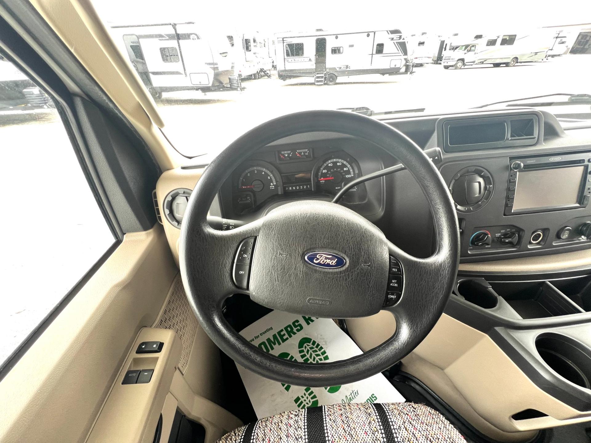 2012 Thor Motor Coach 2012 Thor Motor Coach Four Winds - thumbnail 15