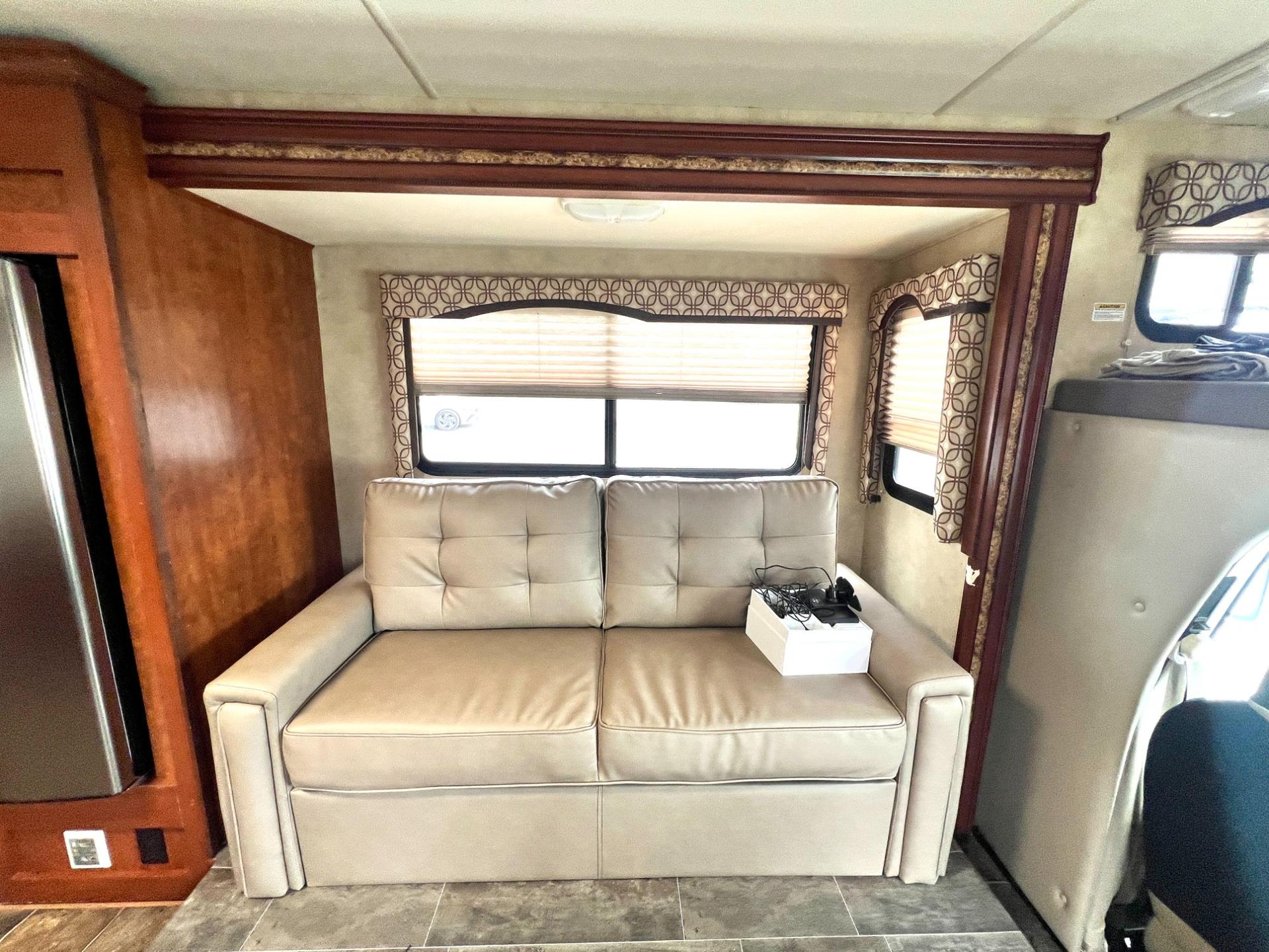 2012 Thor Motor Coach 2012 Thor Motor Coach Four Winds - thumbnail 20