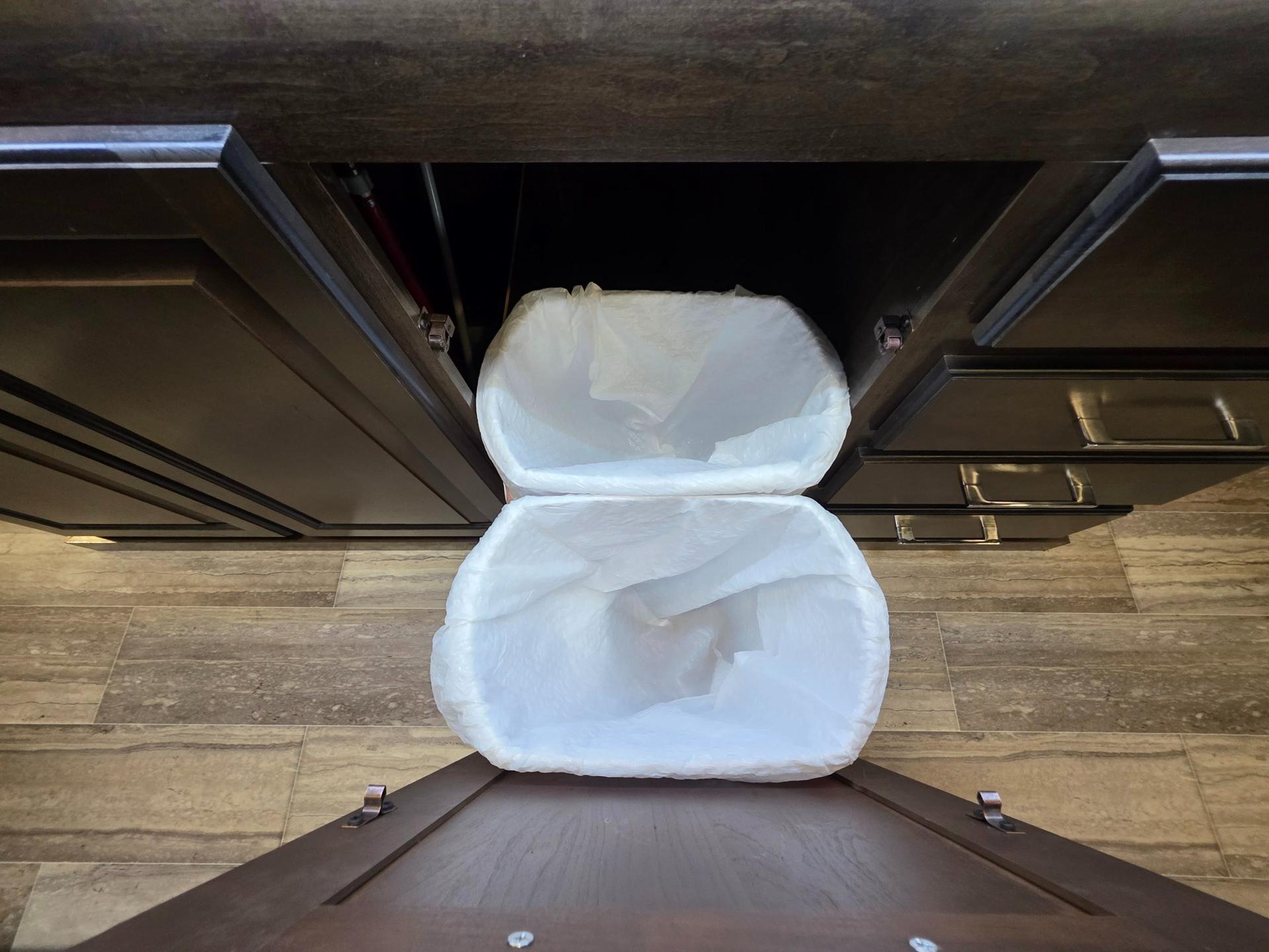 2022 Dutchmen 2022 Dutchmen Yukon - thumbnail 32