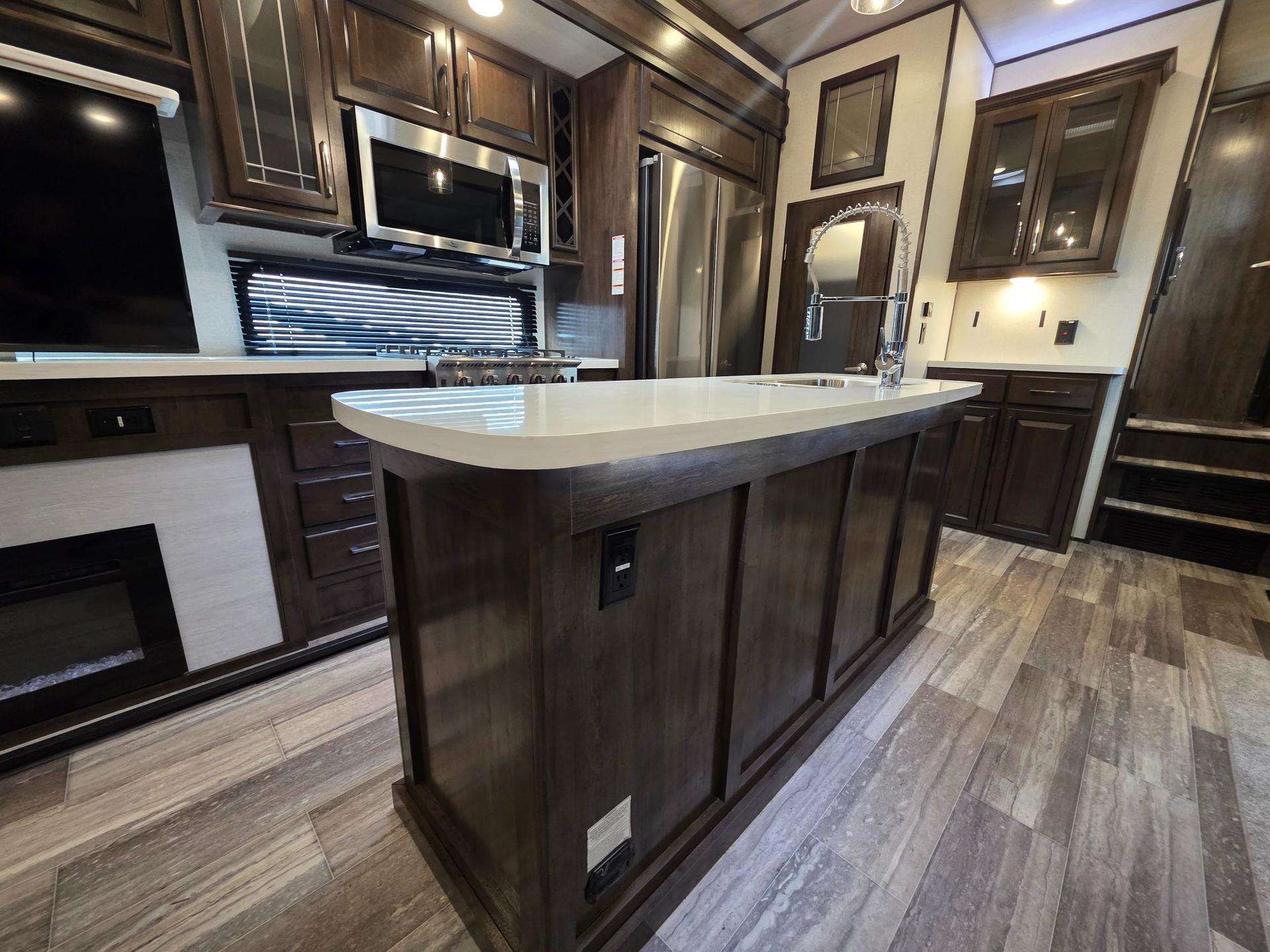 2022 Dutchmen 2022 Dutchmen Yukon - thumbnail 34