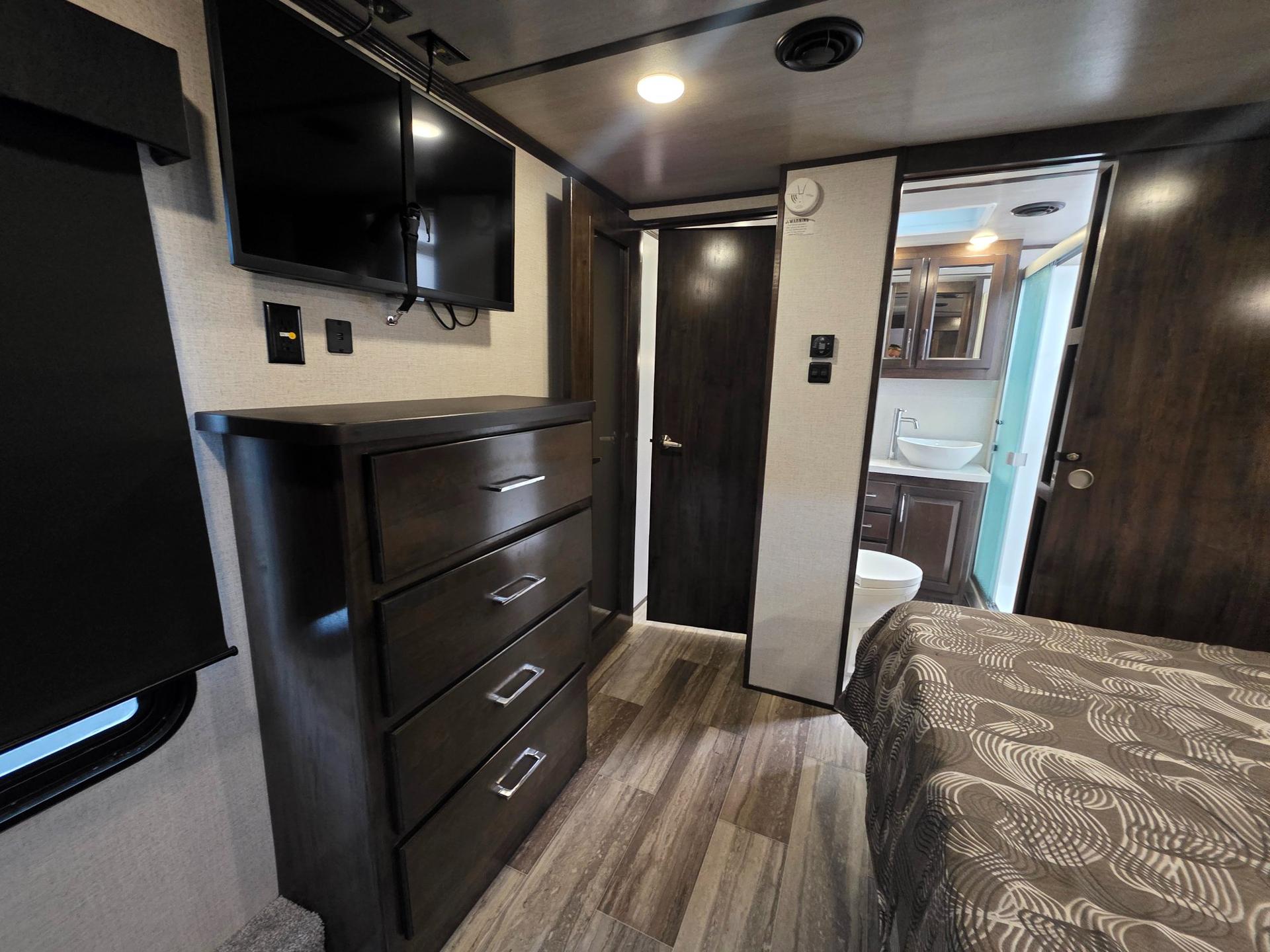 2022 Dutchmen 2022 Dutchmen Yukon - thumbnail 64