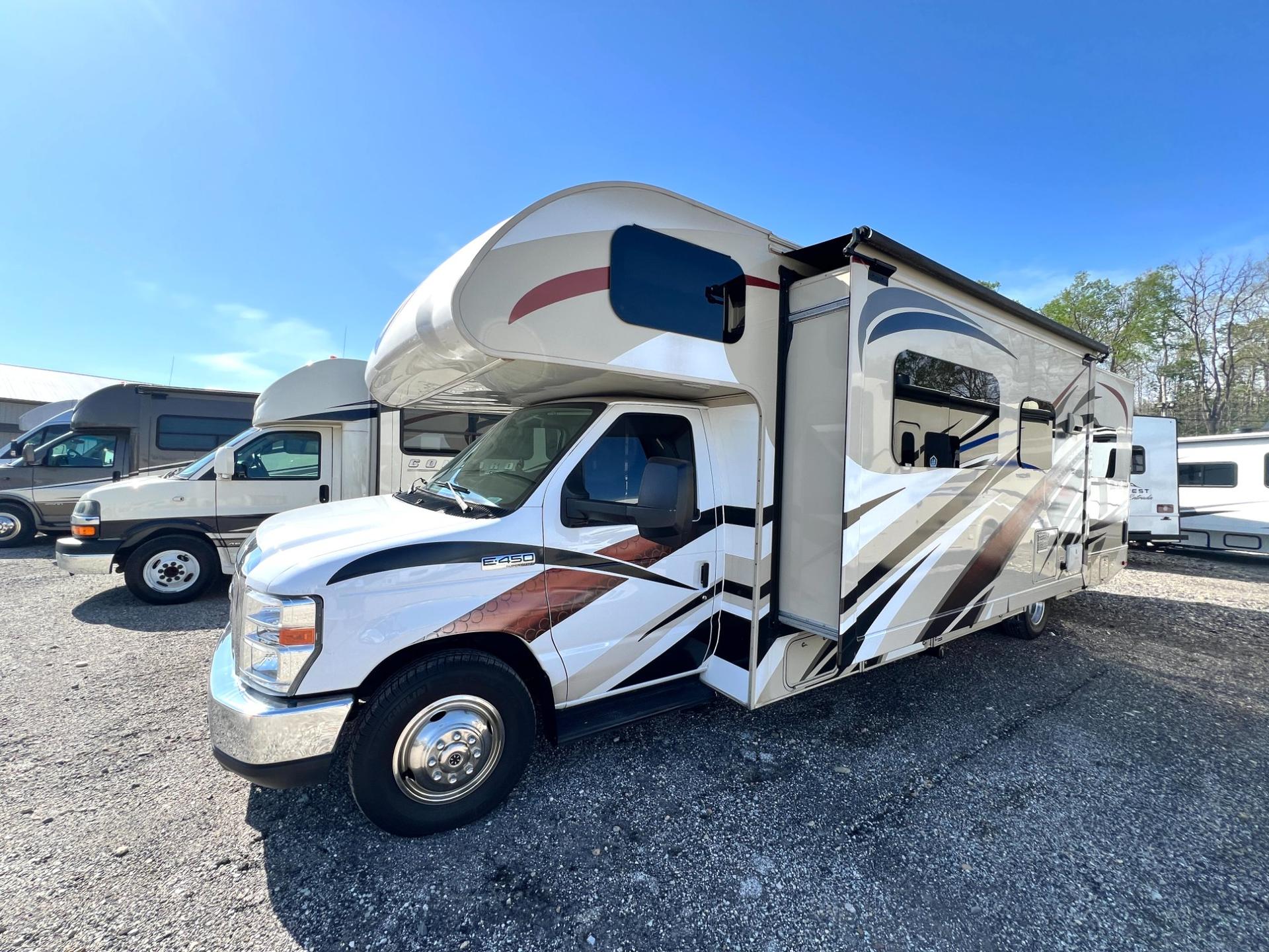 2016 Thor Motor Coach 2016 Thor Motor Coach Outlaw - thumbnail 4