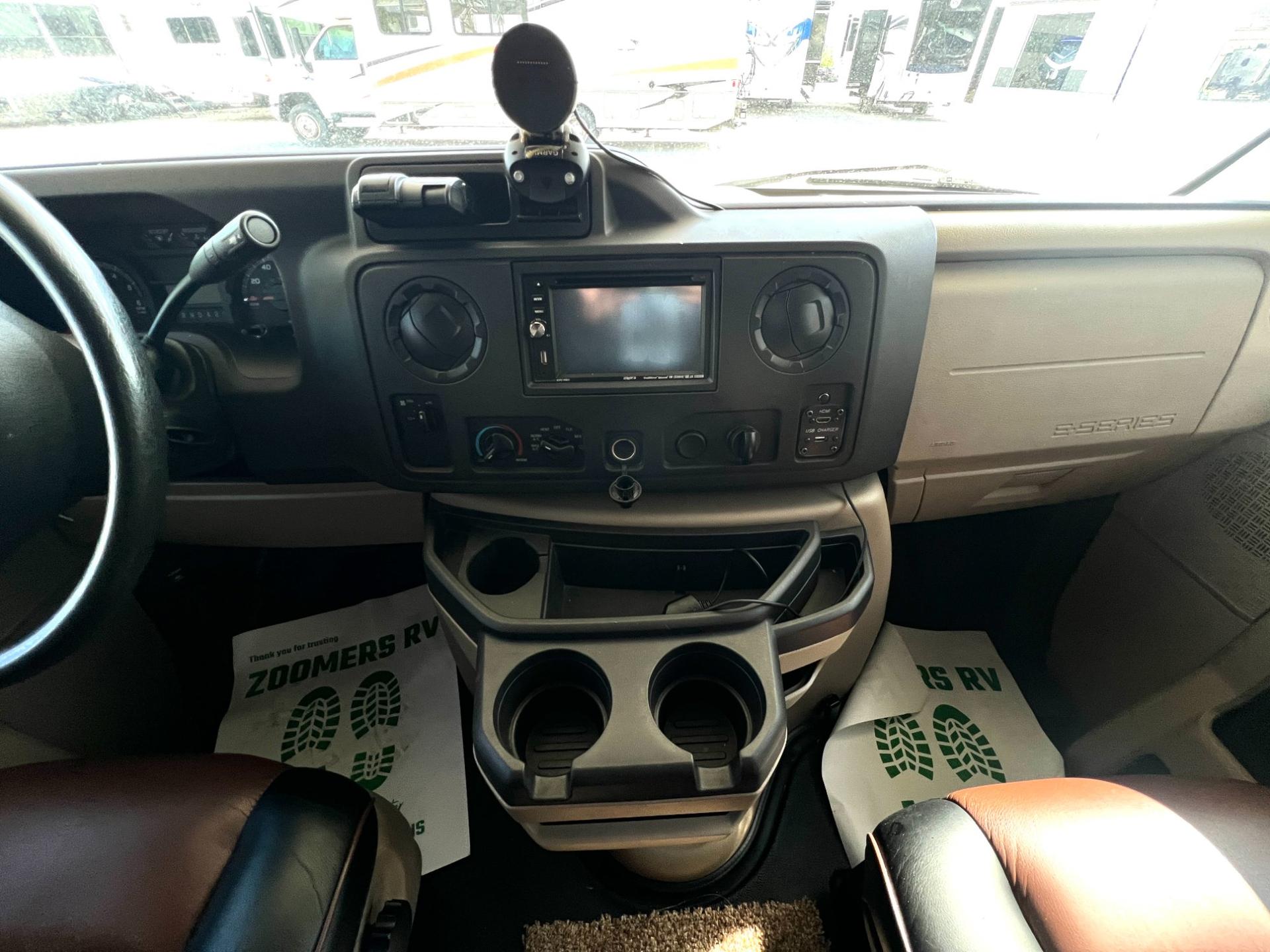 2016 Thor Motor Coach 2016 Thor Motor Coach Outlaw - thumbnail 14