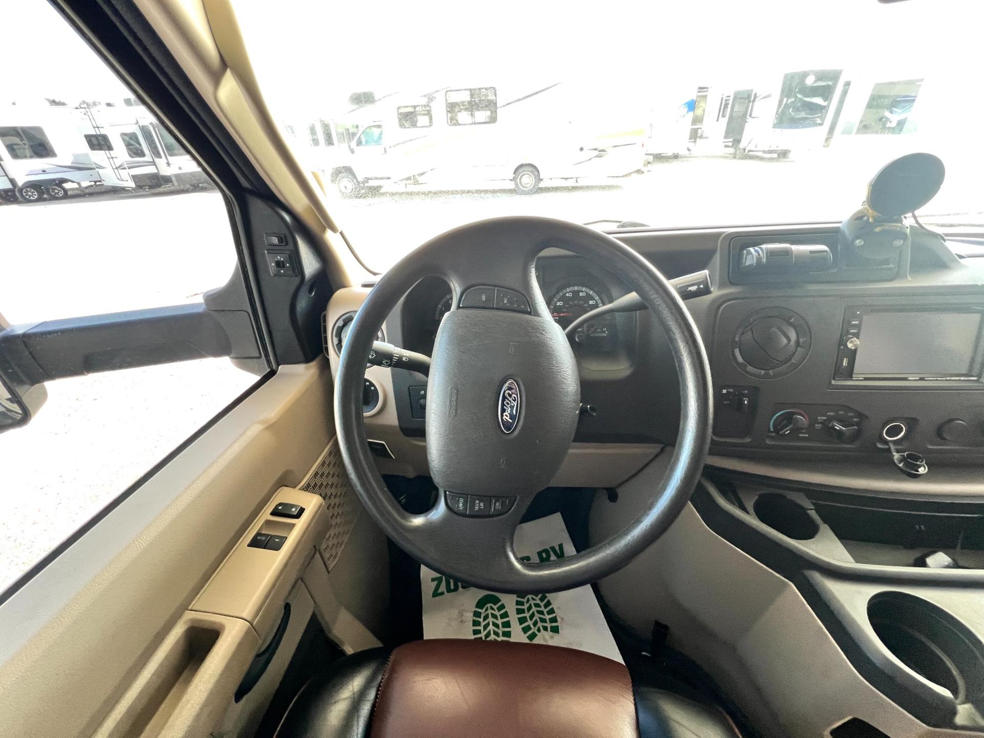 2016 Thor Motor Coach 2016 Thor Motor Coach Outlaw - thumbnail 16