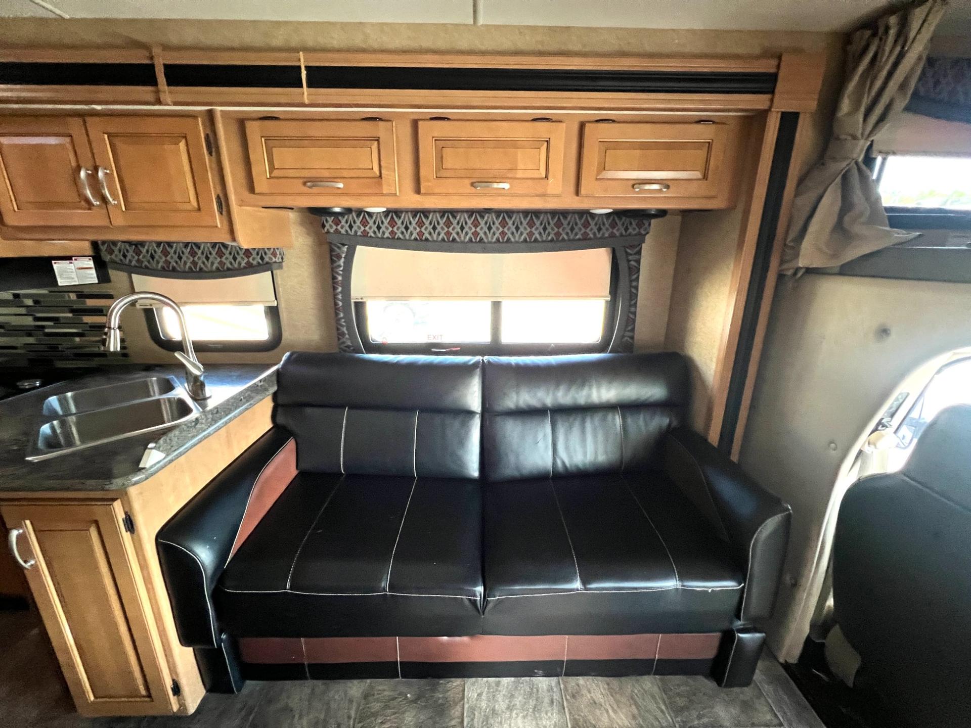 2016 Thor Motor Coach 2016 Thor Motor Coach Outlaw - thumbnail 21