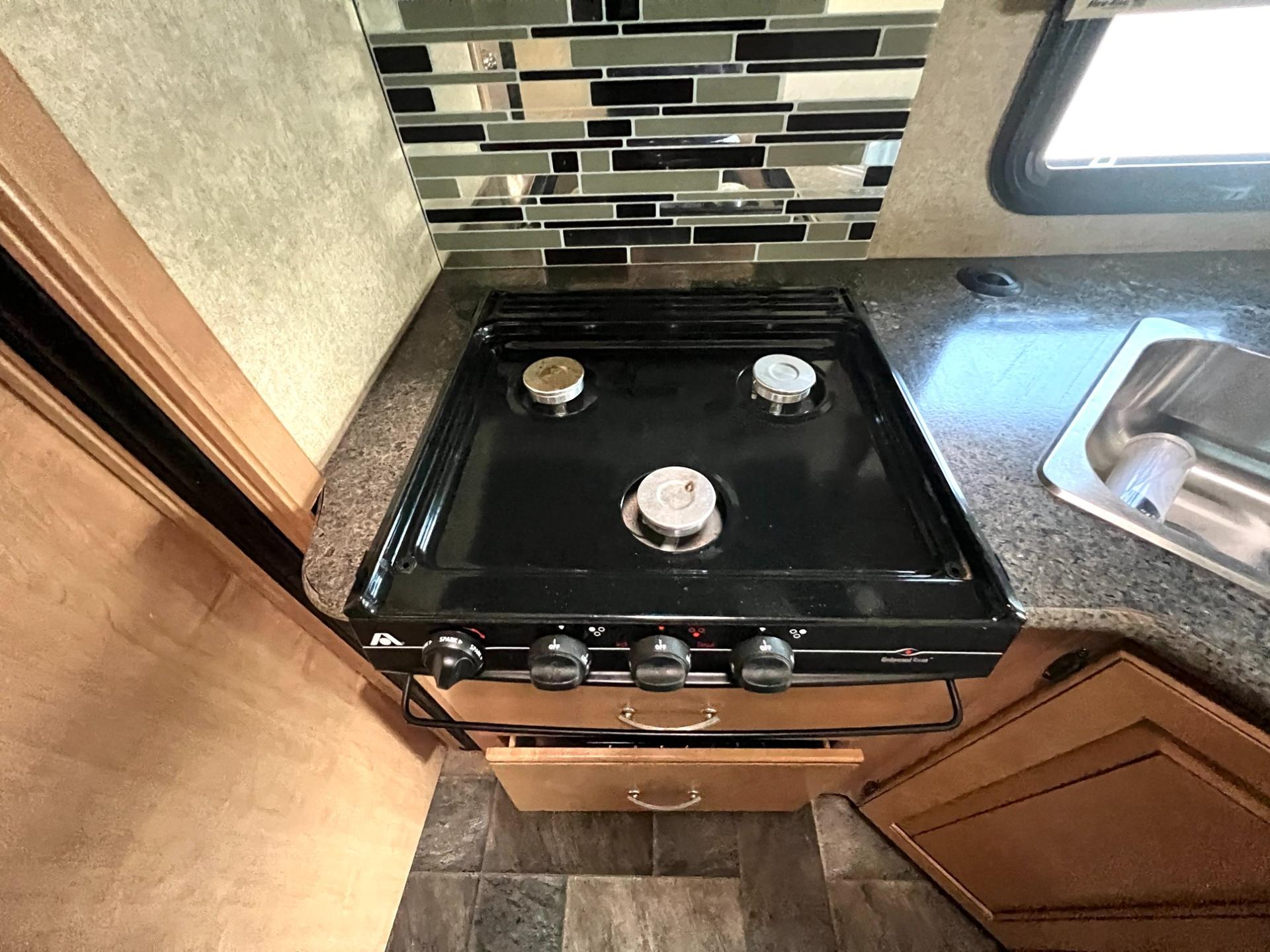 2016 Thor Motor Coach 2016 Thor Motor Coach Outlaw - thumbnail 27