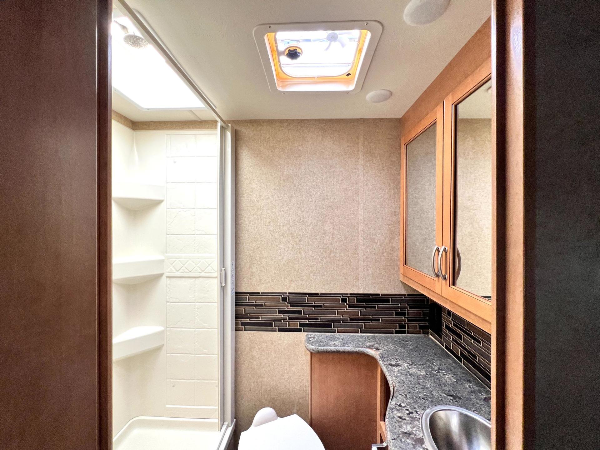 2016 Thor Motor Coach 2016 Thor Motor Coach Outlaw - thumbnail 29