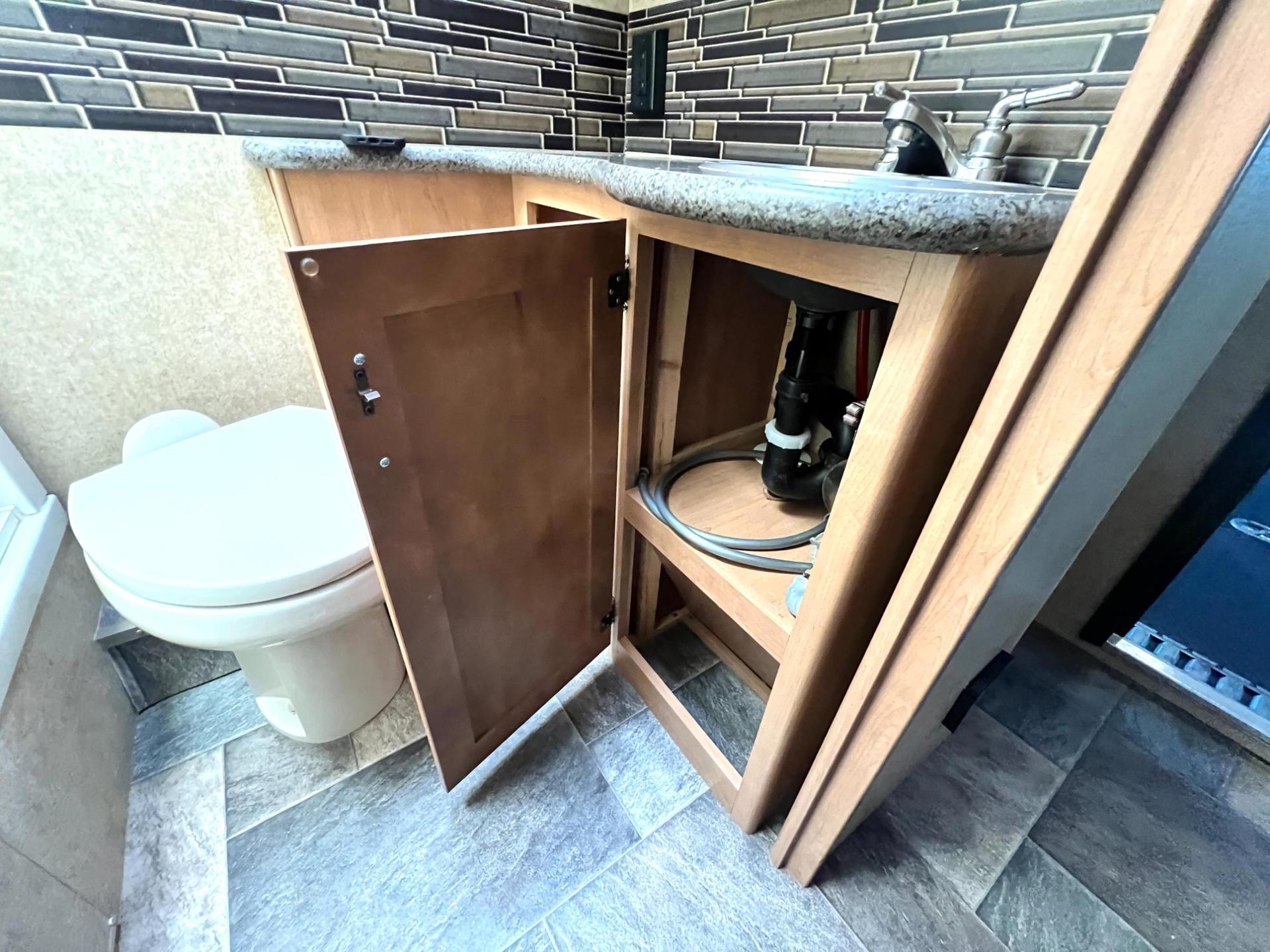 2016 Thor Motor Coach 2016 Thor Motor Coach Outlaw - thumbnail 36