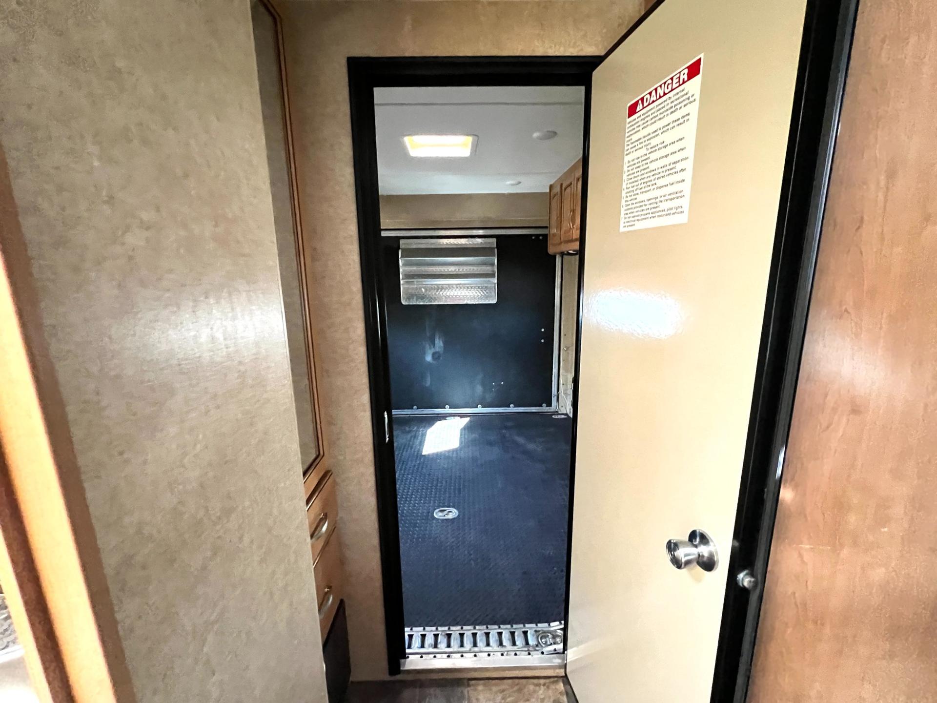 2016 Thor Motor Coach 2016 Thor Motor Coach Outlaw - thumbnail 39