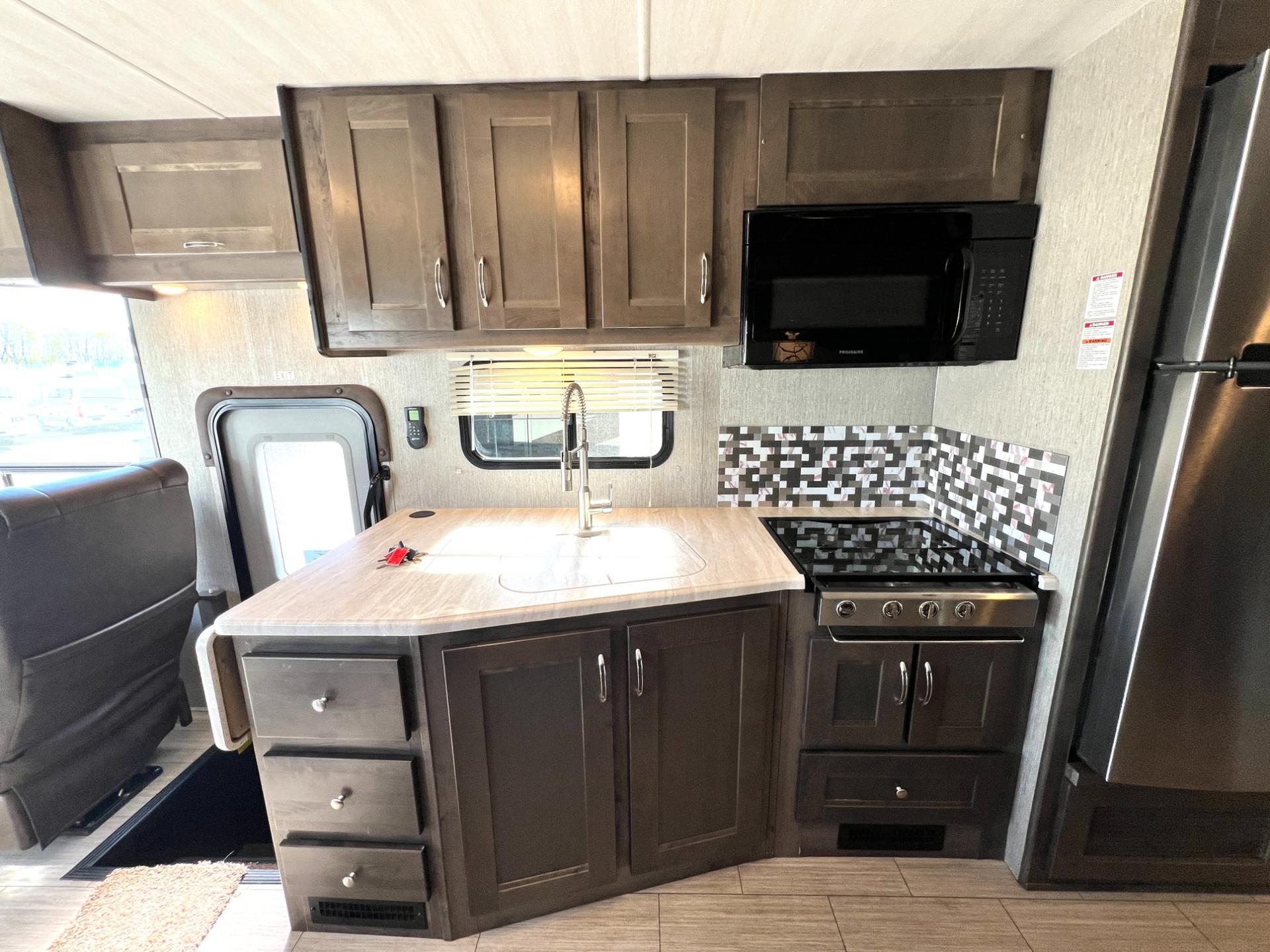 2020 NeXus RV 2020 NeXus RV Maybach - thumbnail 23