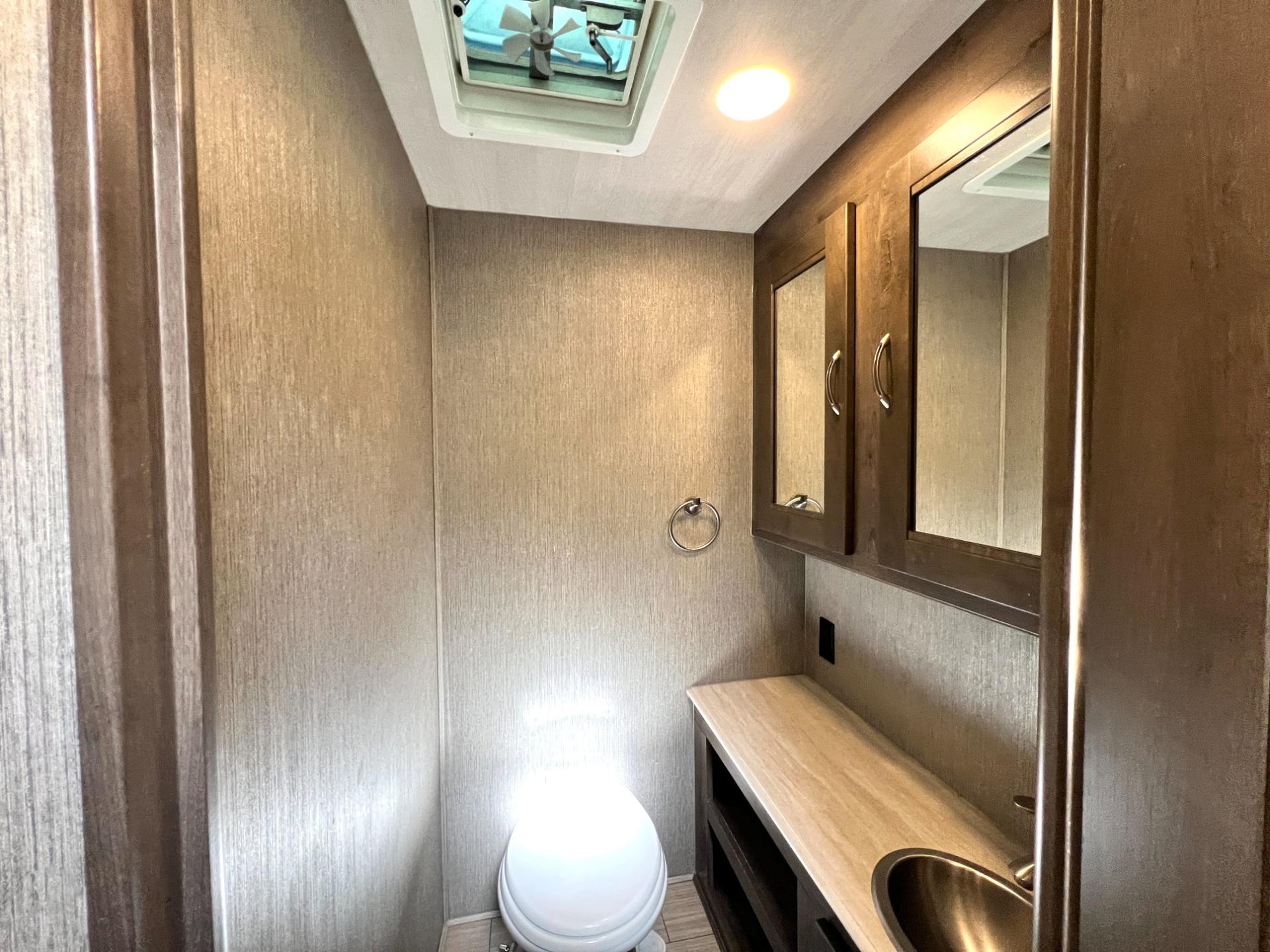 2020 NeXus RV 2020 NeXus RV Maybach - thumbnail 35