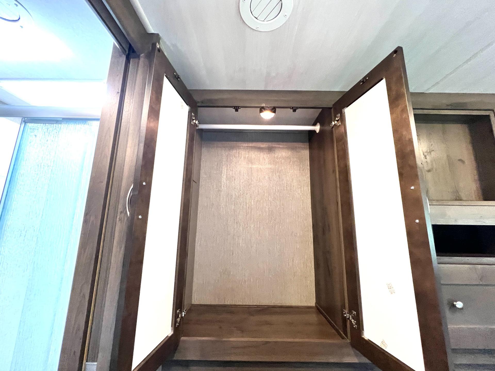 2020 NeXus RV 2020 NeXus RV Maybach - thumbnail 41