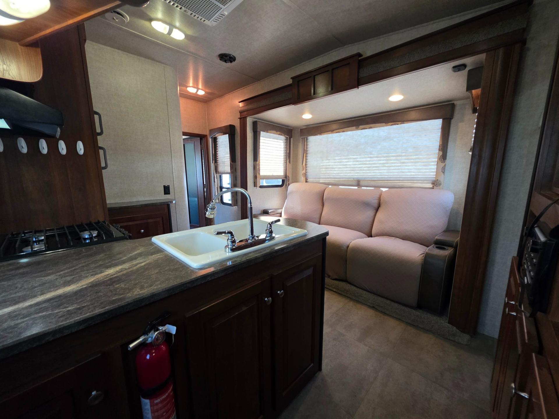 2015 Keystone 2015 Keystone Impact - thumbnail 10