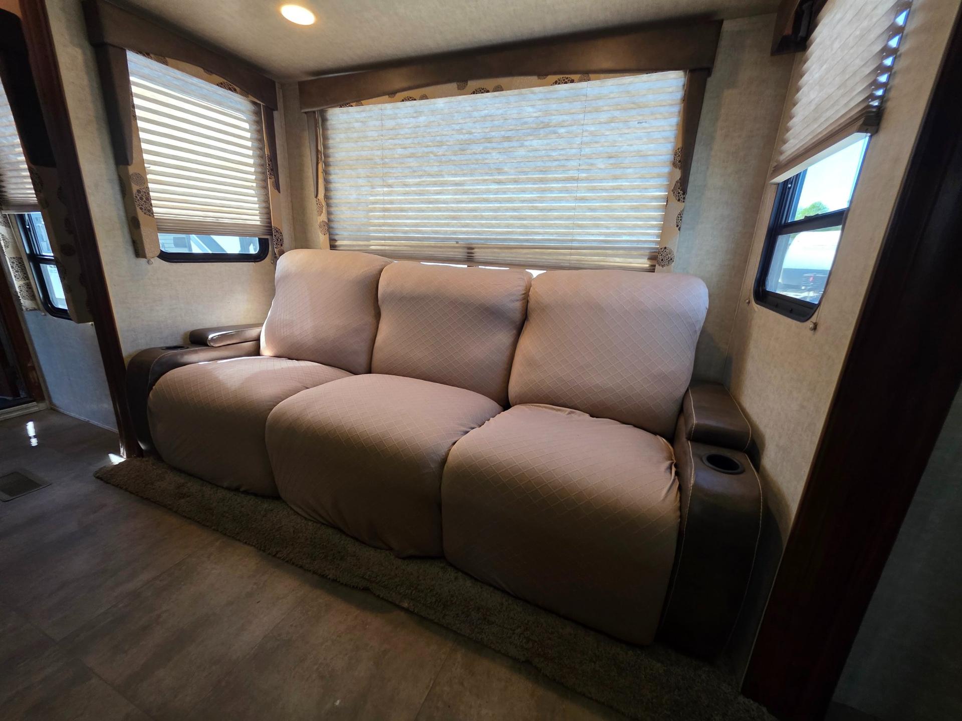 2015 Keystone 2015 Keystone Impact - thumbnail 11