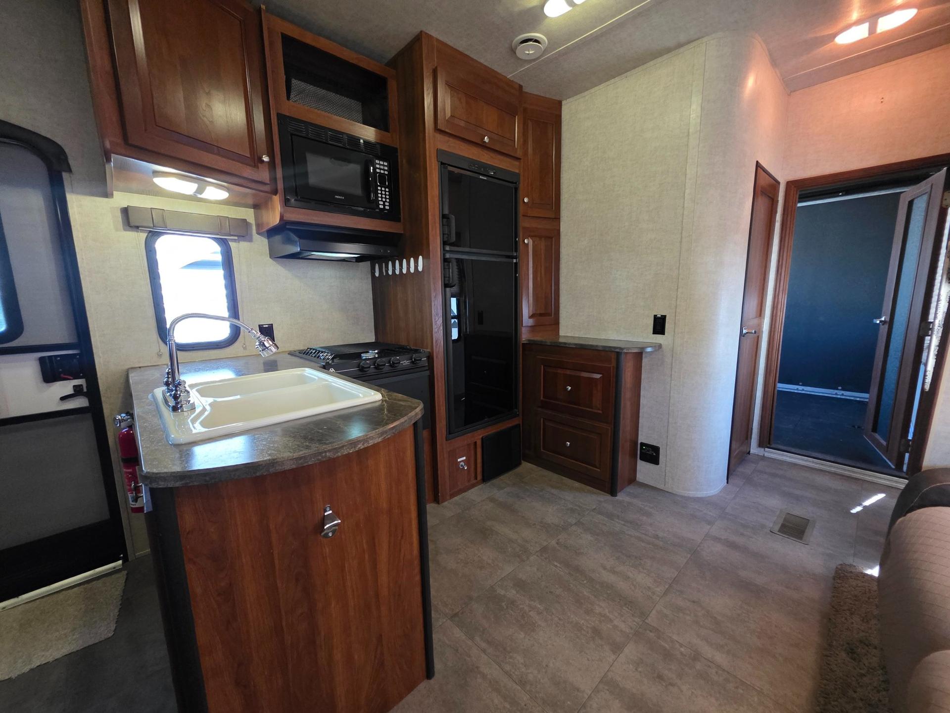 2015 Keystone 2015 Keystone Impact - thumbnail 12