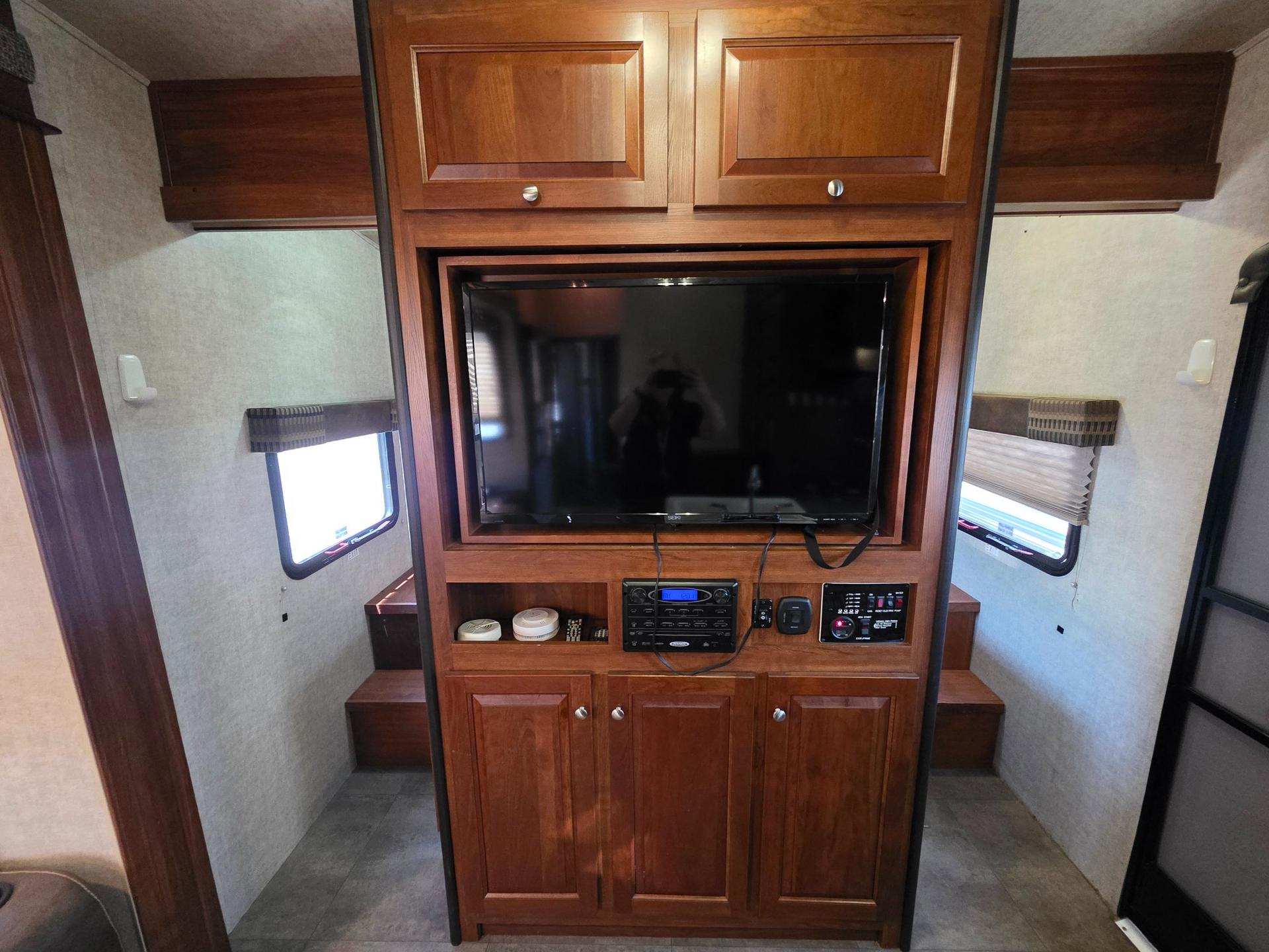 2015 Keystone 2015 Keystone Impact - thumbnail 15