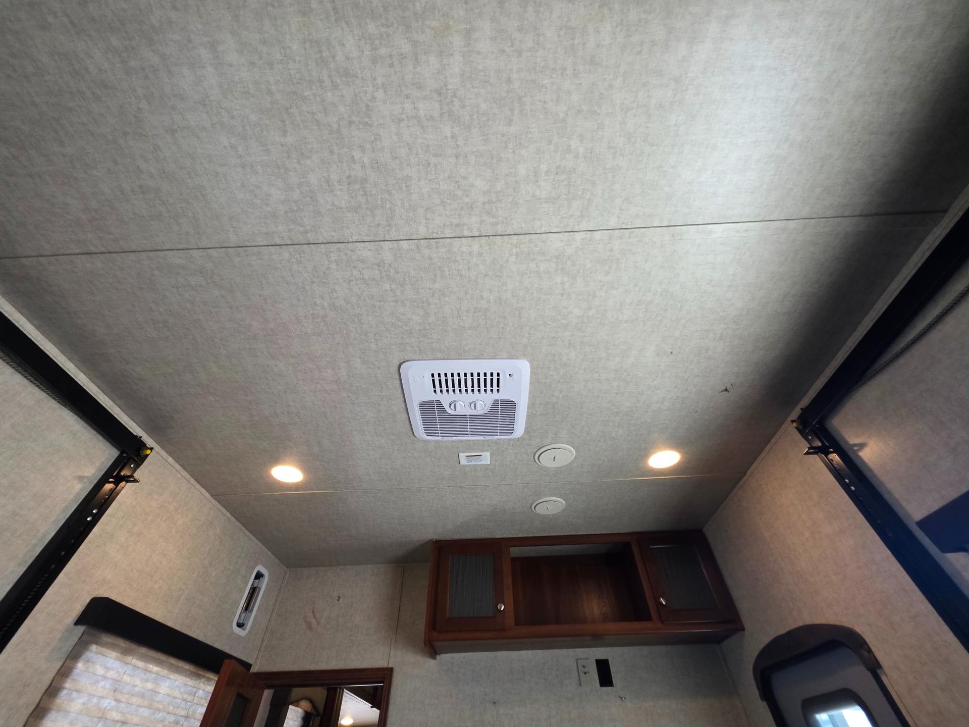 2015 Keystone 2015 Keystone Impact - thumbnail 38