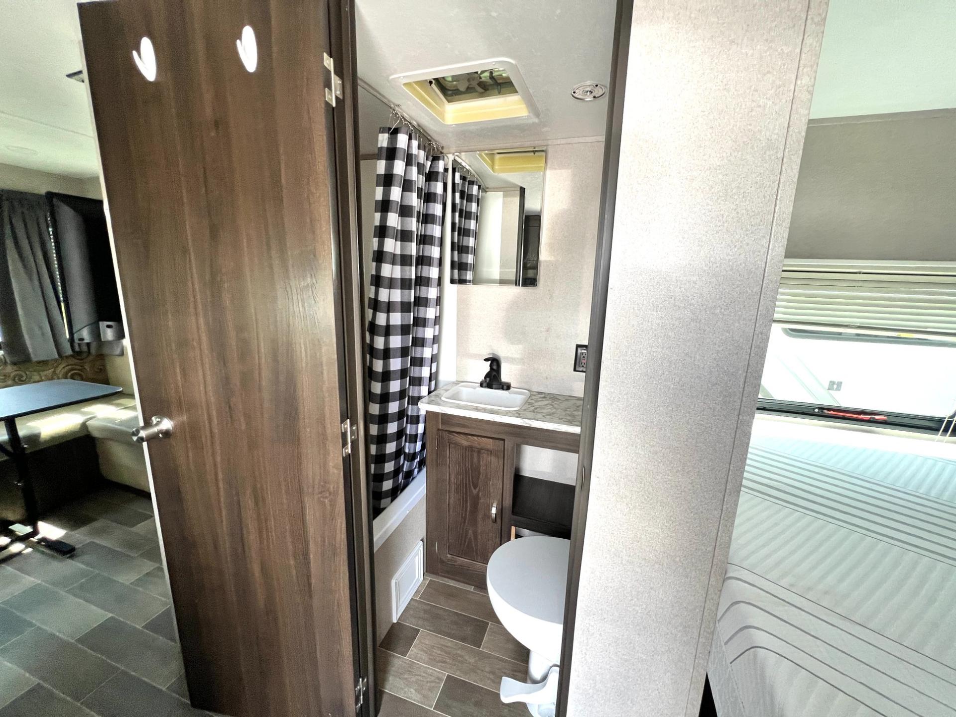 2022 Keystone 2022 Keystone Springdale Mini - thumbnail 18