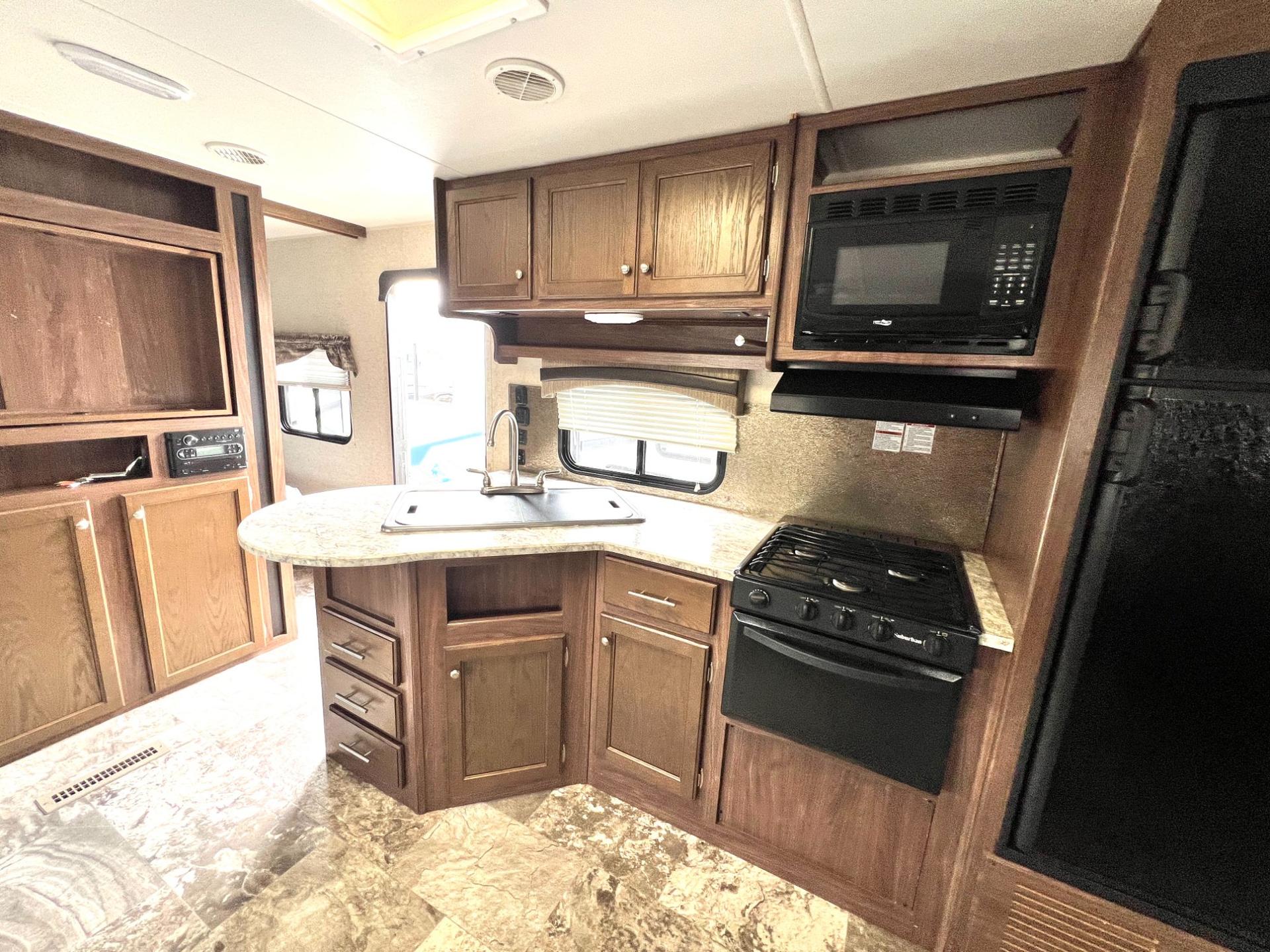 2017 Heartland 2017 Heartland Prowler - thumbnail 13