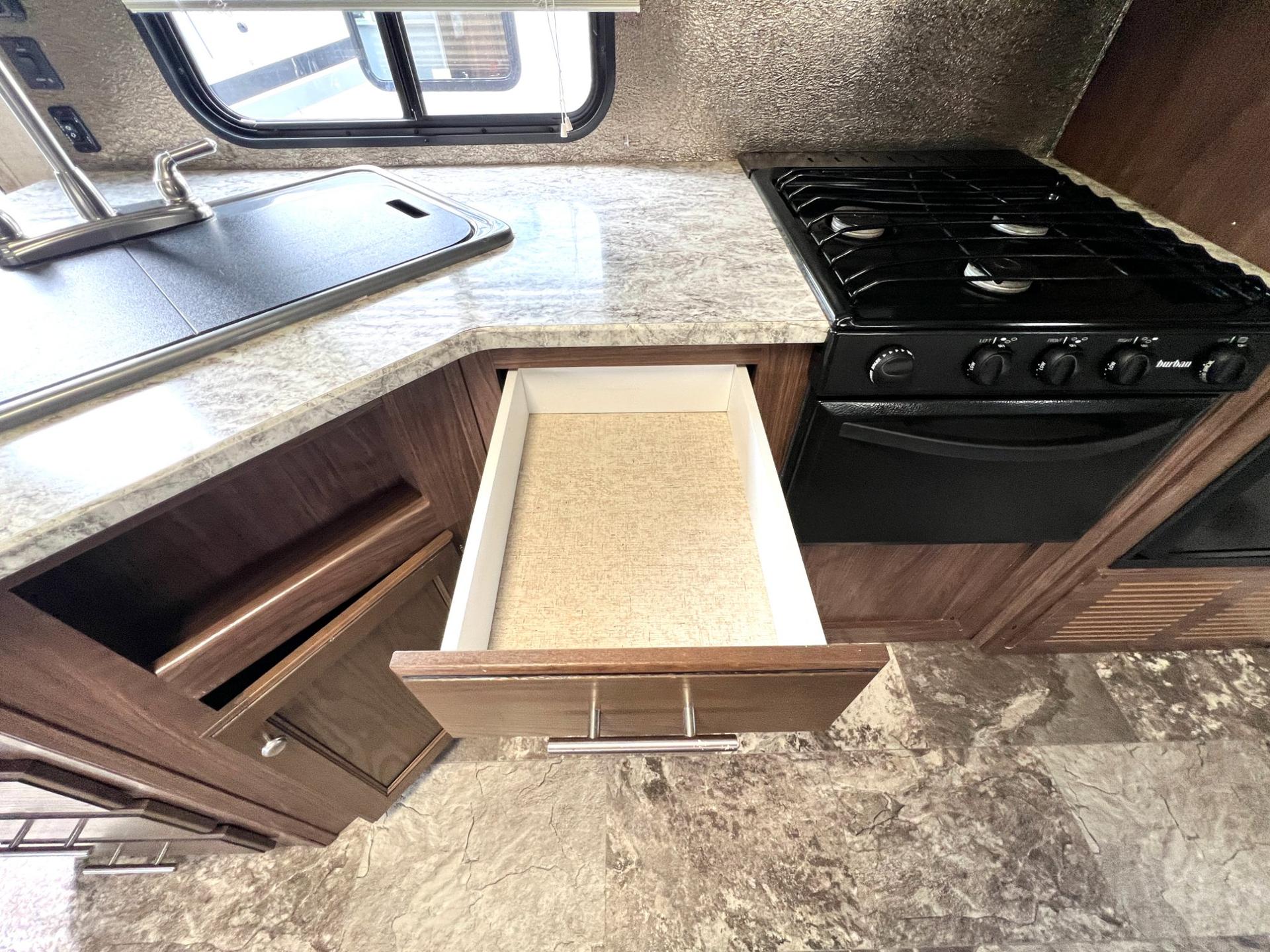 2017 Heartland 2017 Heartland Prowler - thumbnail 16