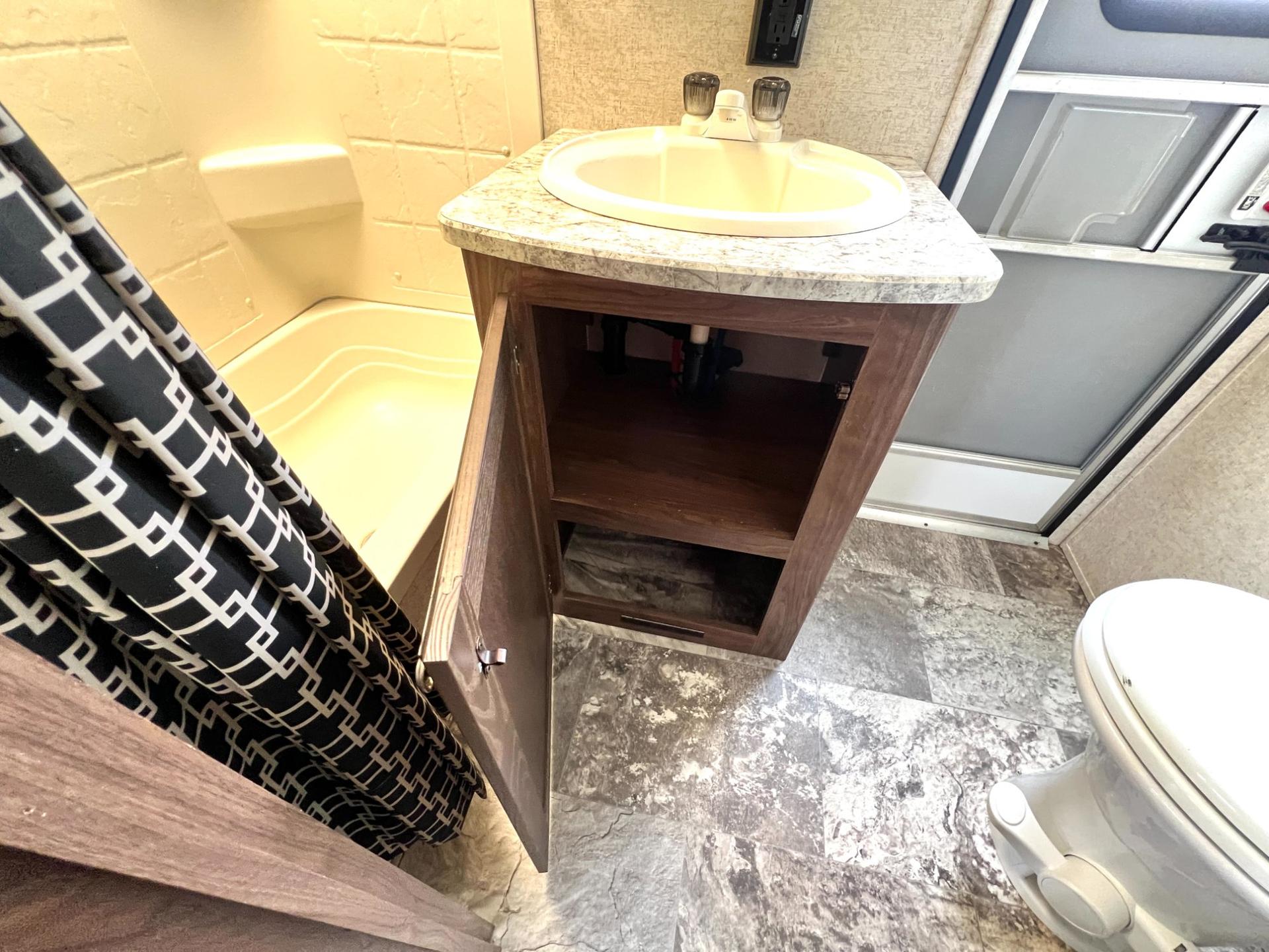 2017 Heartland 2017 Heartland Prowler - thumbnail 37