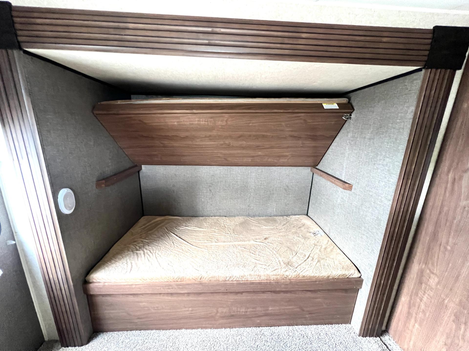 2017 Heartland 2017 Heartland Prowler - thumbnail 45