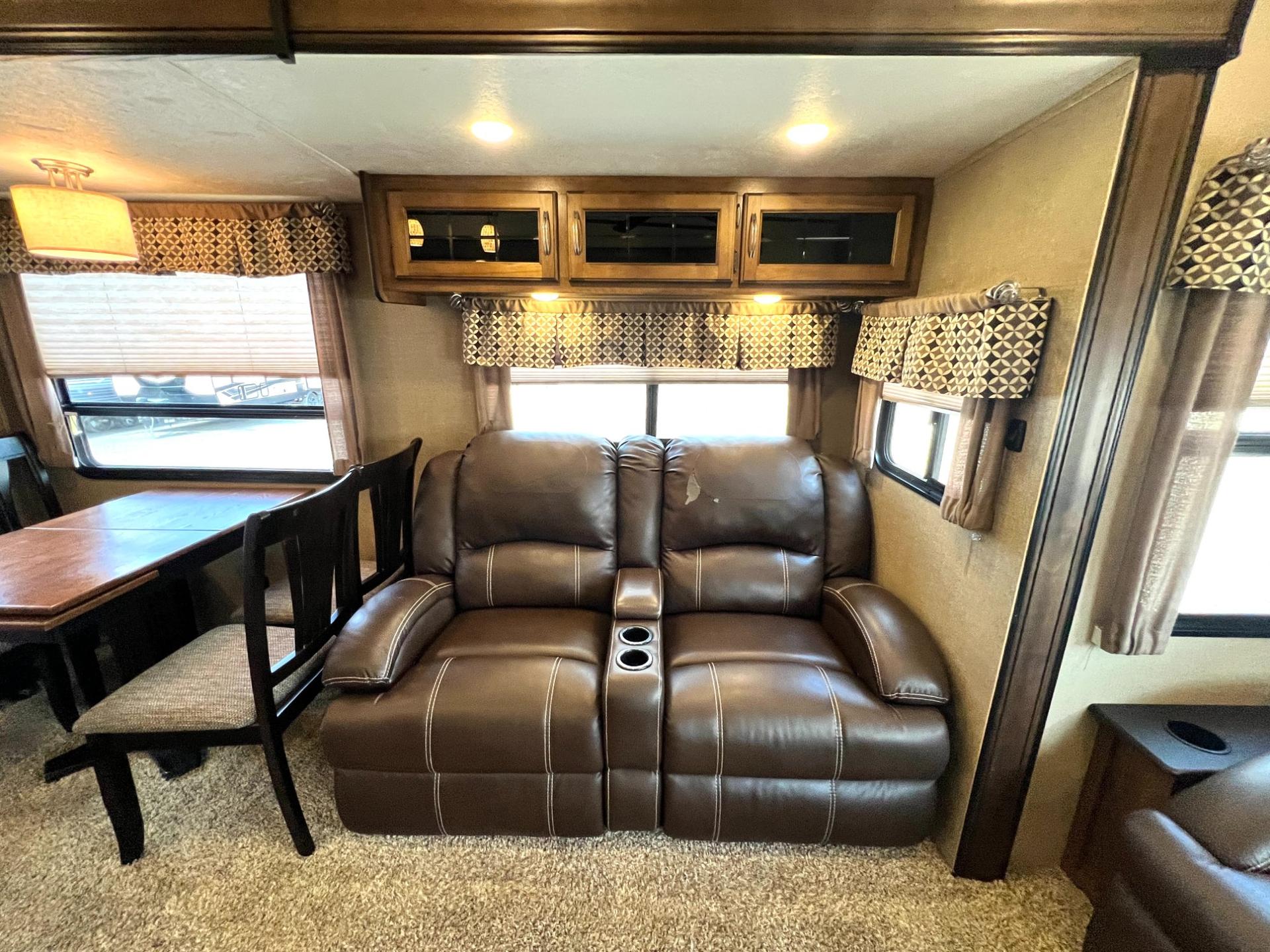 2018 Coachmen 2018 Coachmen Chaparral - thumbnail 16