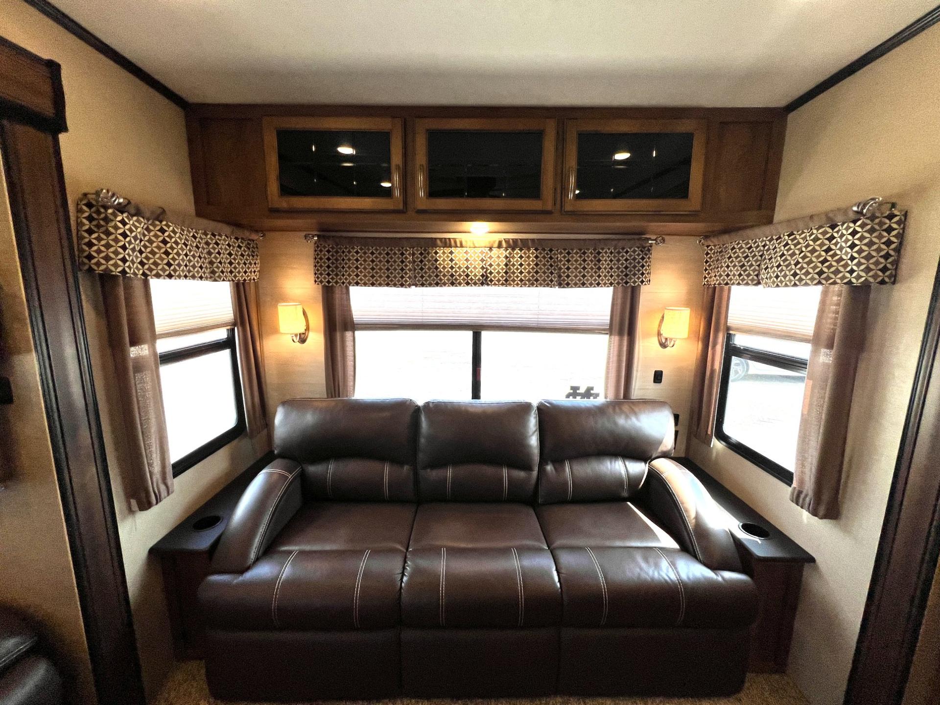 2018 Coachmen 2018 Coachmen Chaparral - thumbnail 17