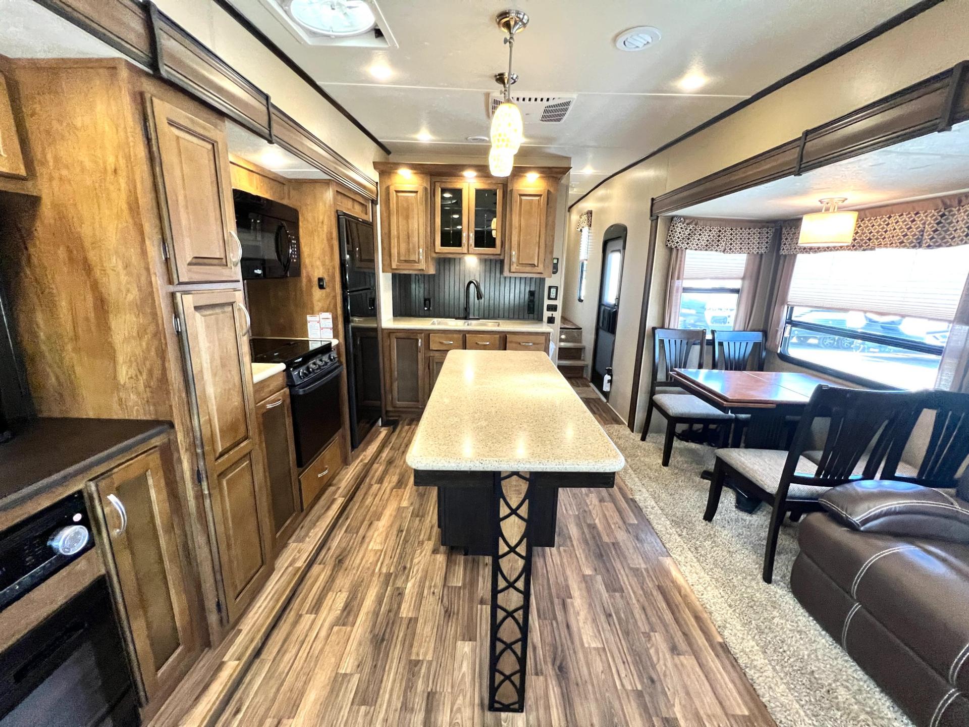 2018 Coachmen 2018 Coachmen Chaparral - thumbnail 19
